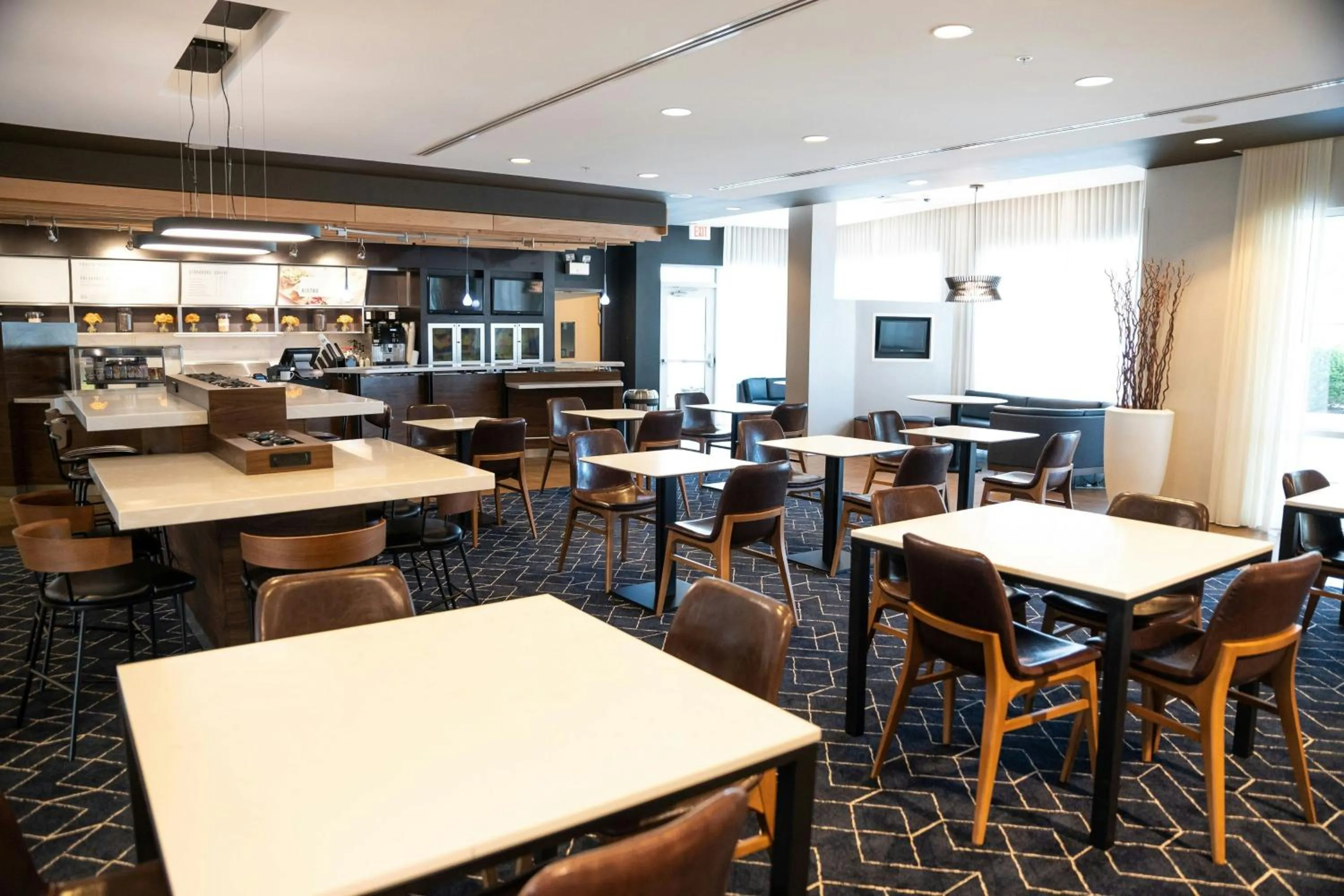 Restaurant/places to eat in Courtyard by Marriott Philadelphia Springfield
