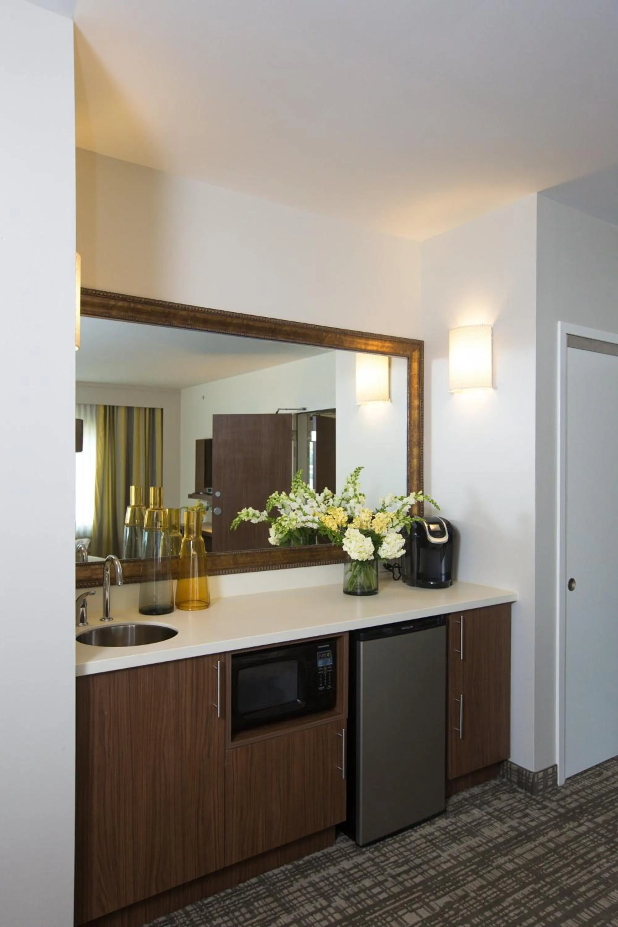 Lounge or bar in Courtyard by Marriott Philadelphia Springfield