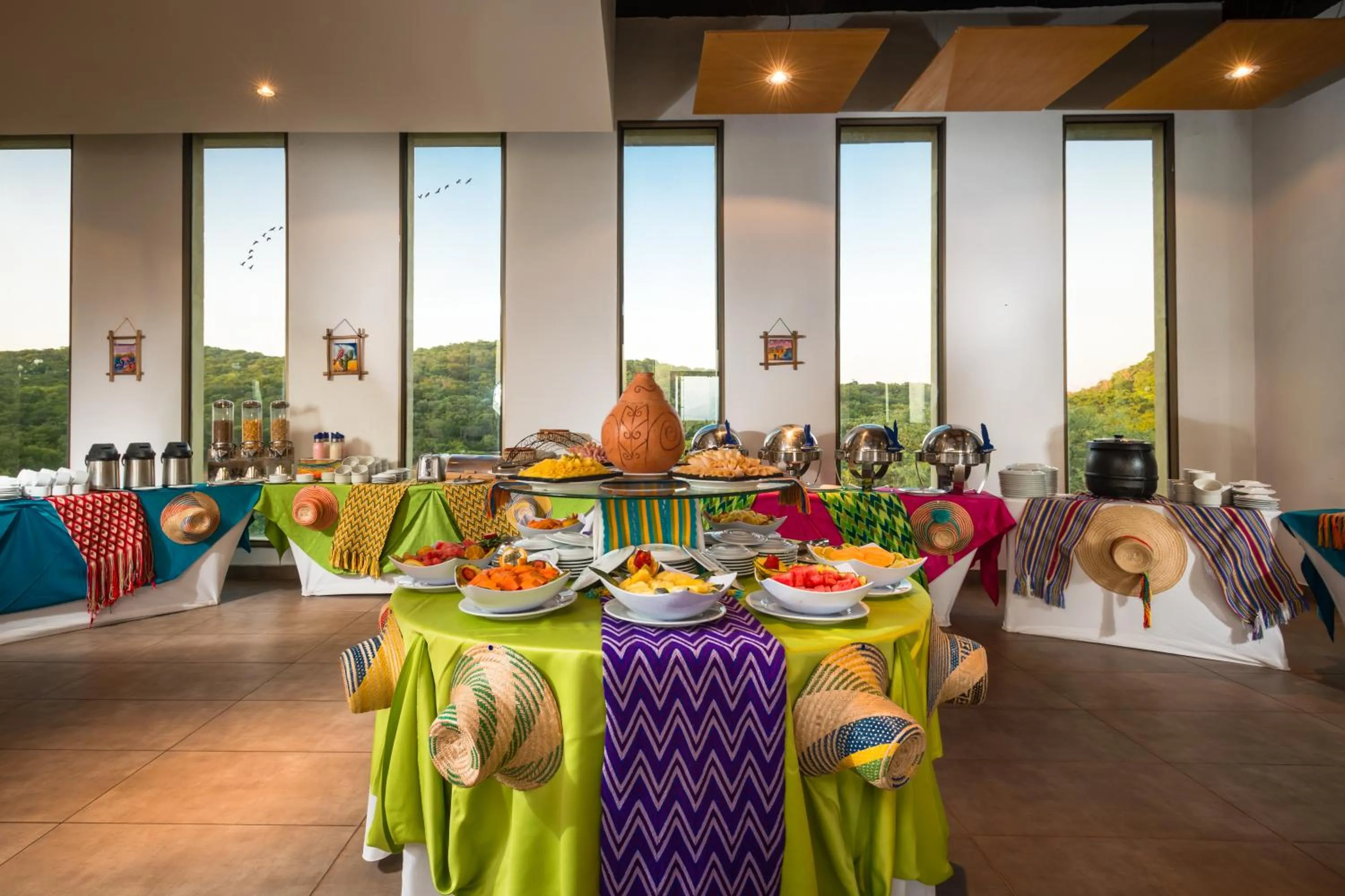 Restaurant/places to eat in Hotel Waya Guajira By OxoHotel