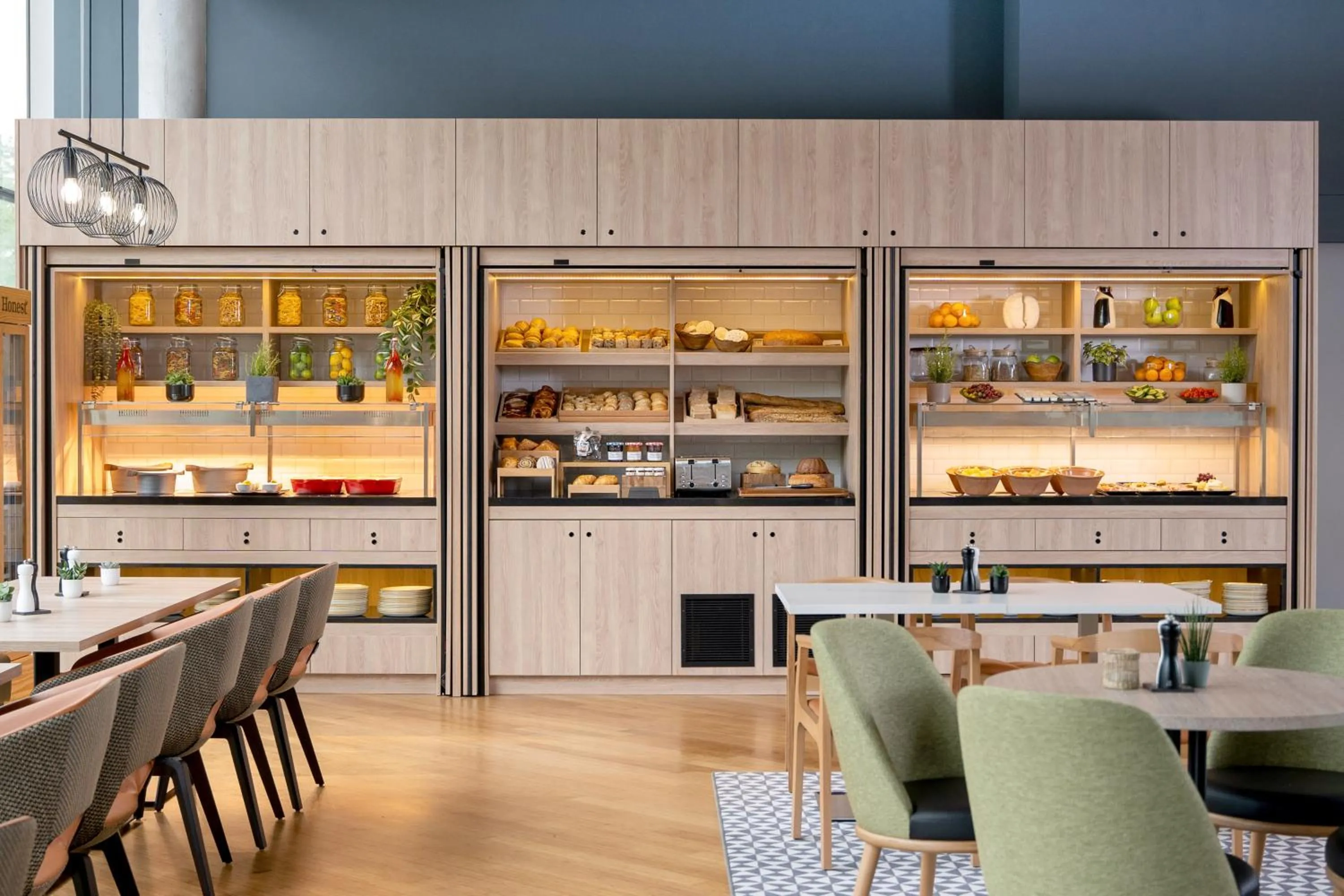 Breakfast in INNSiDE by Meliá München Parkstadt Schwabing