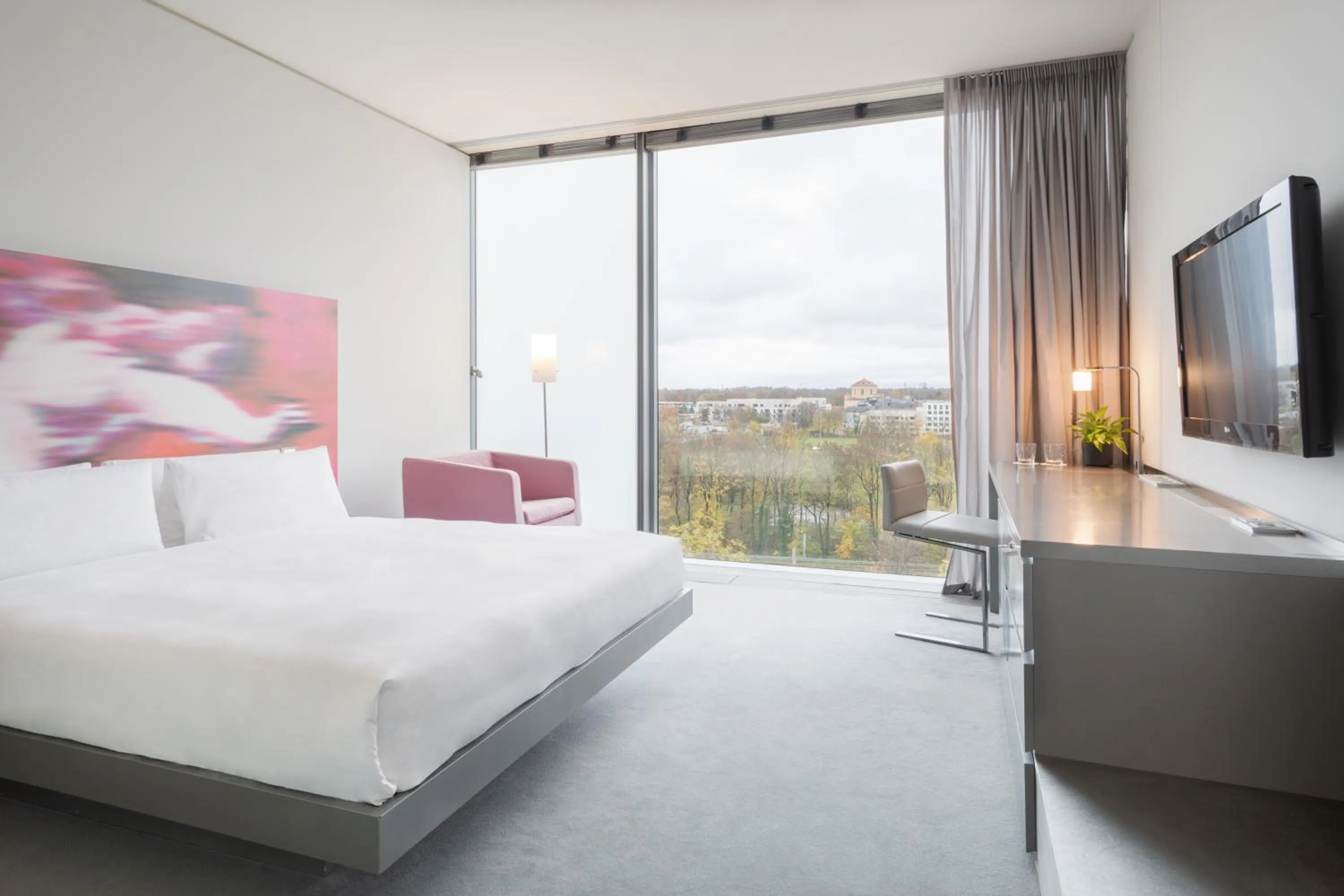 Bed in INNSiDE by Meliá München Parkstadt Schwabing