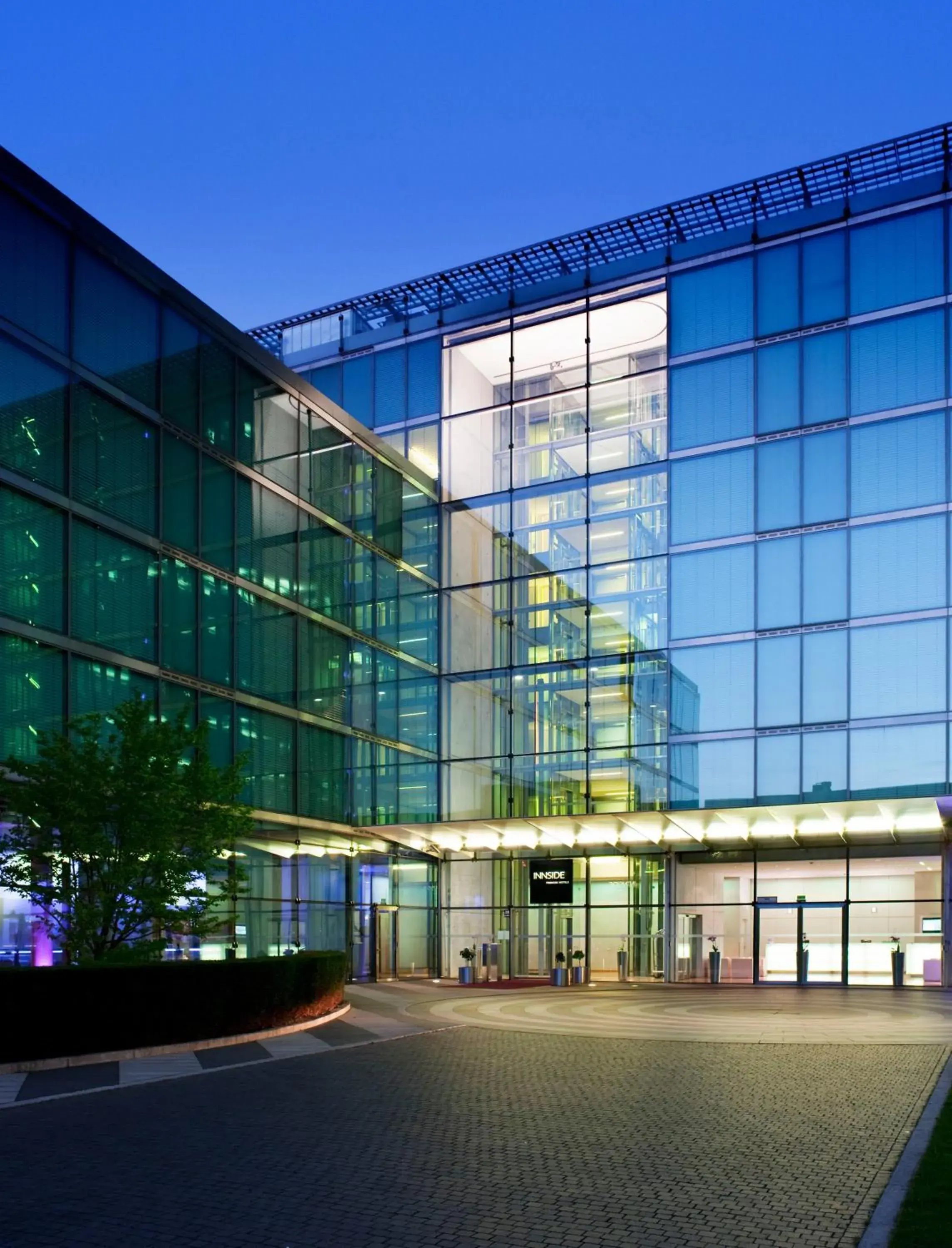 Facade/entrance in INNSiDE by Meliá München Parkstadt Schwabing Facade/entrance in INNSiDE by Meliá München Parkstadt Schwabing