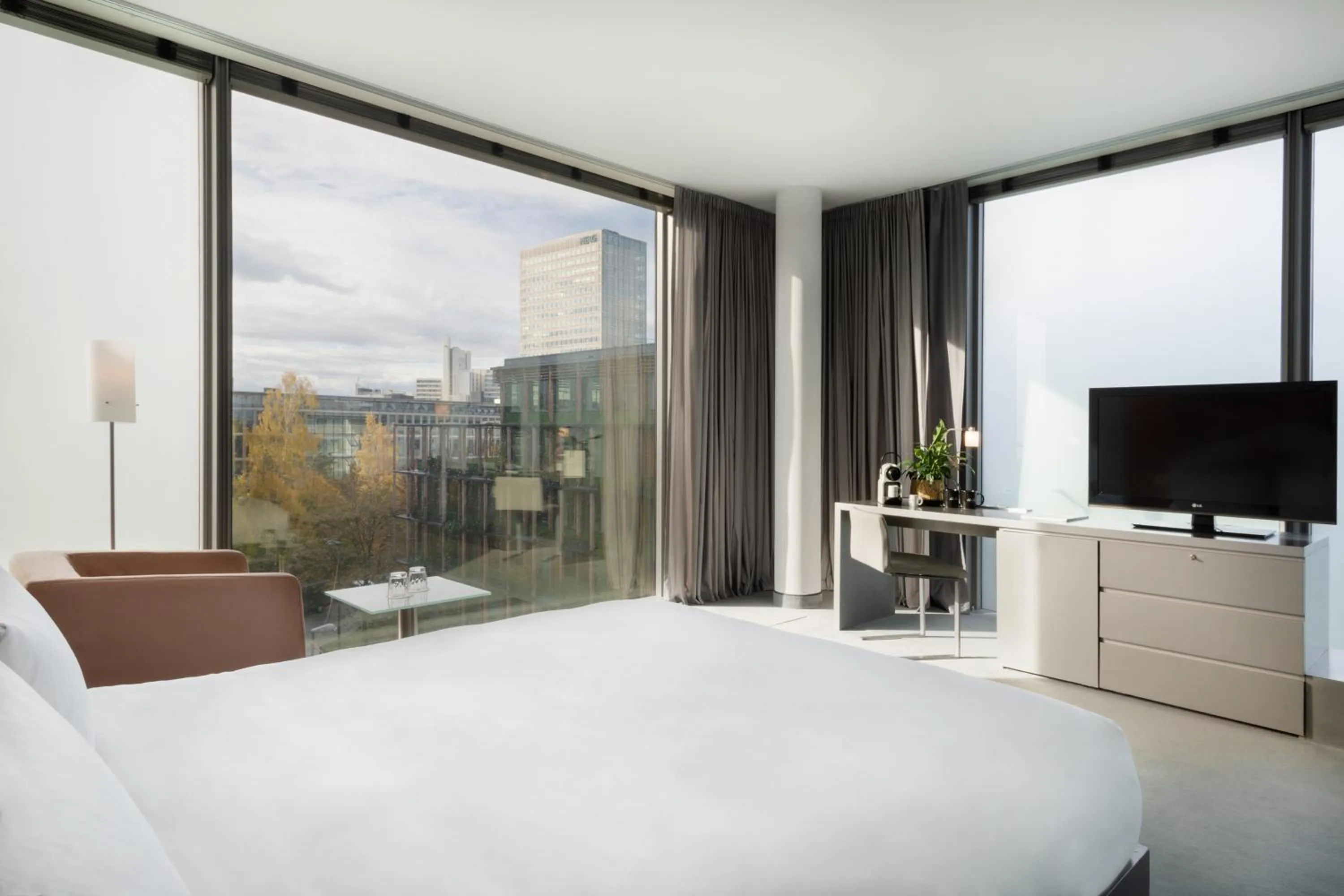 Bed in INNSiDE by Meliá München Parkstadt Schwabing