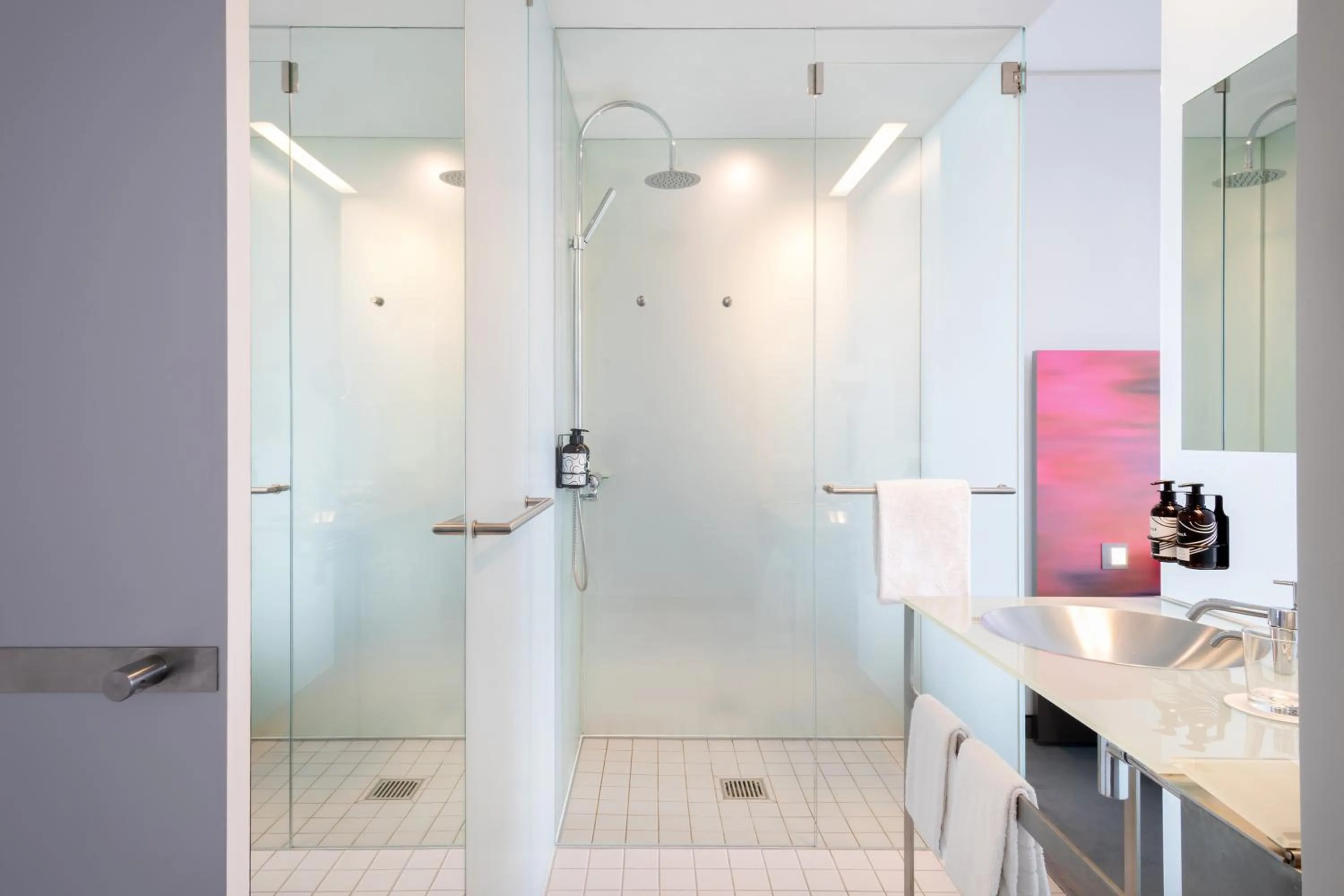 Shower in INNSiDE by Meliá München Parkstadt Schwabing