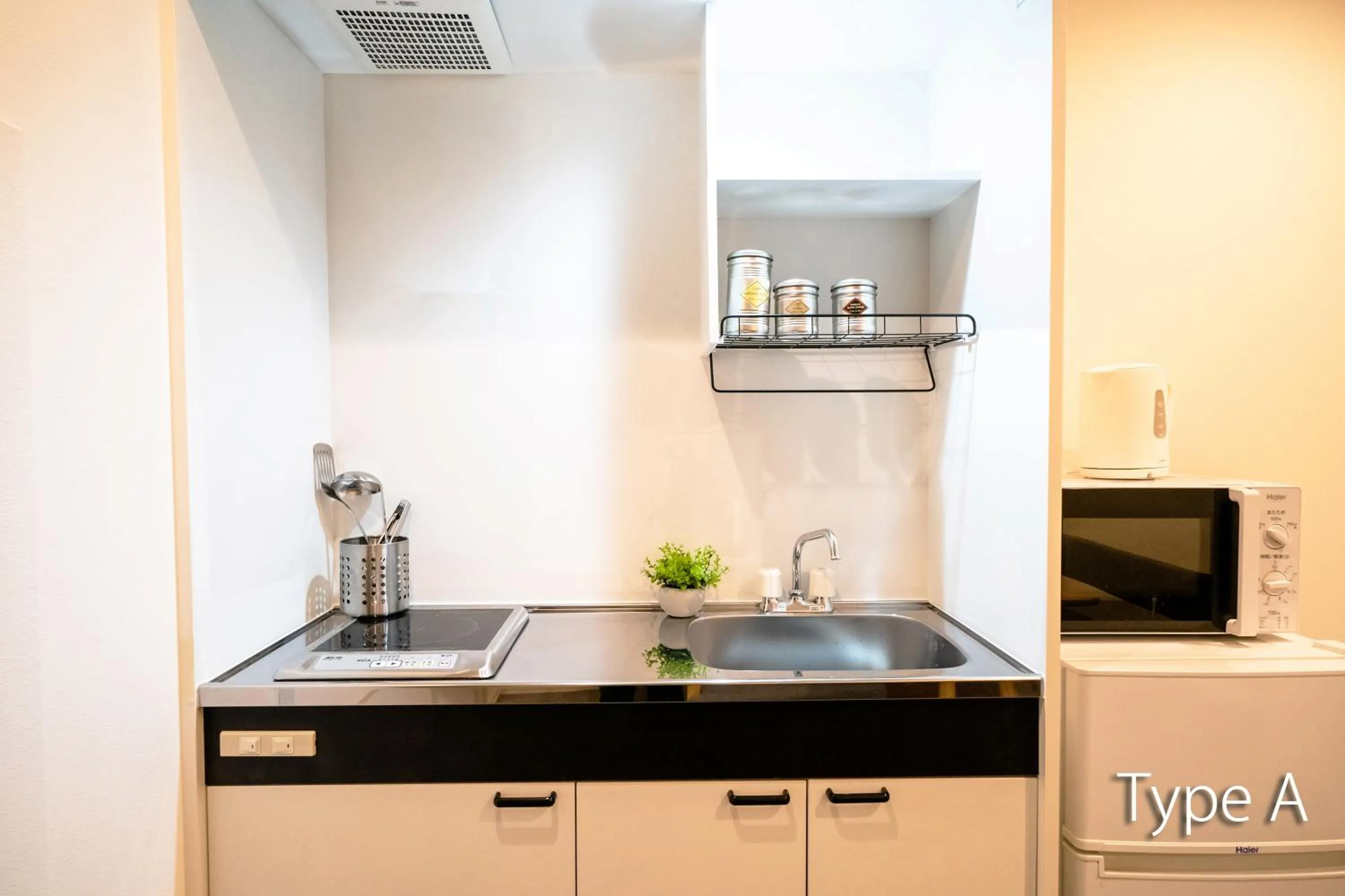 Kitchen or kitchenette in Hermitage Nishi Shinjuku