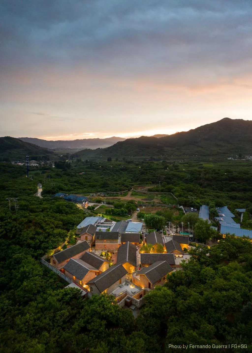 Bird's eye view in Sansa Village Boutique Hotel at Mutianyu Great Wall Adjoin to Mutianyu Great Wall - Room with the View of Great Wall - Jacuzzi with the View of Great Wall - Vehicle Shuttle Service - International Catering - SPA& Nail Beauty Facilities