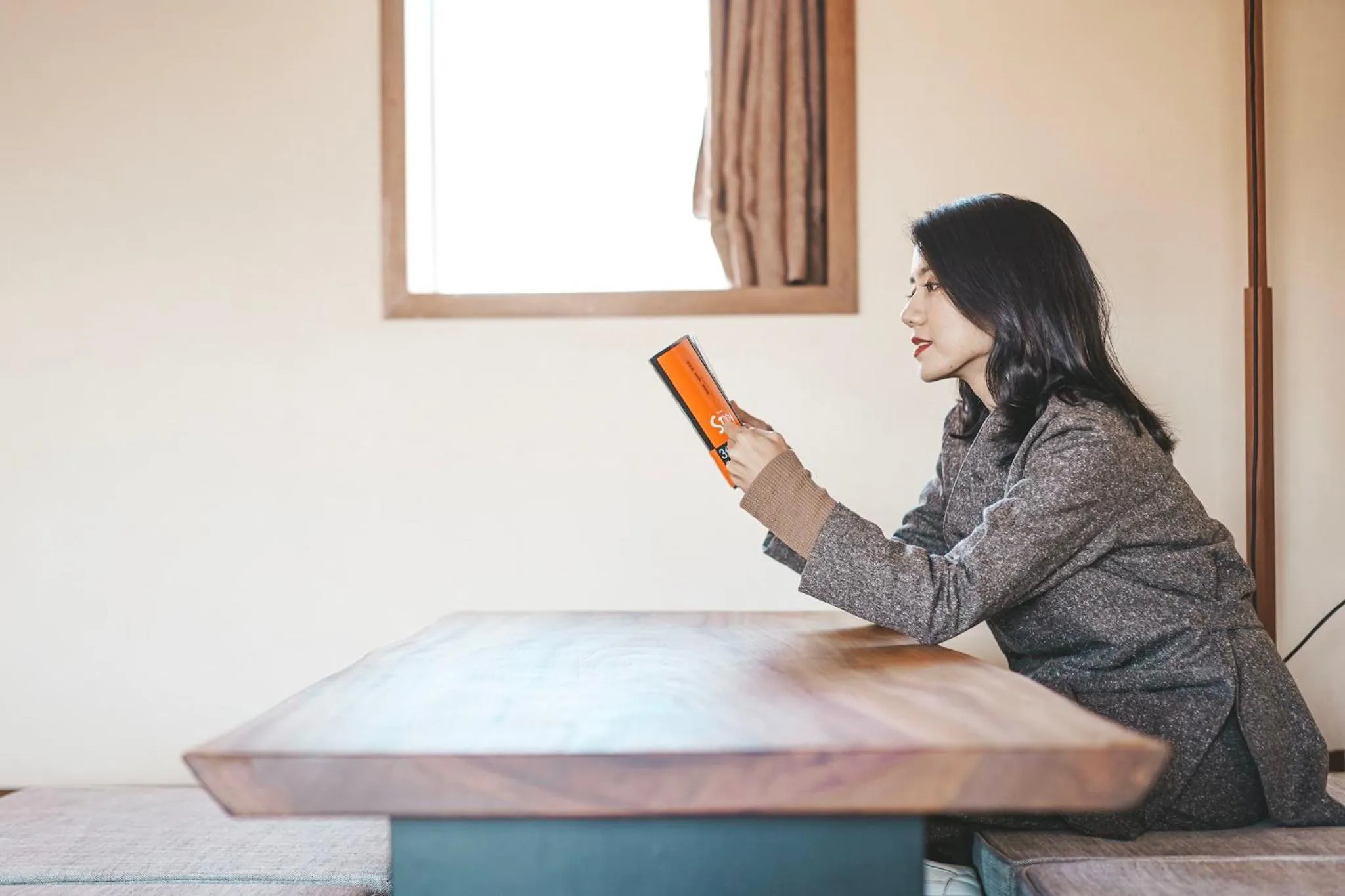 Guests in Sansa Village Boutique Hotel at Mutianyu Great Wall Adjoin to Mutianyu Great Wall - Room with the View of Great Wall - Jacuzzi with the View of Great Wall - Vehicle Shuttle Service - International Catering - SPA& Nail Beauty Facilities