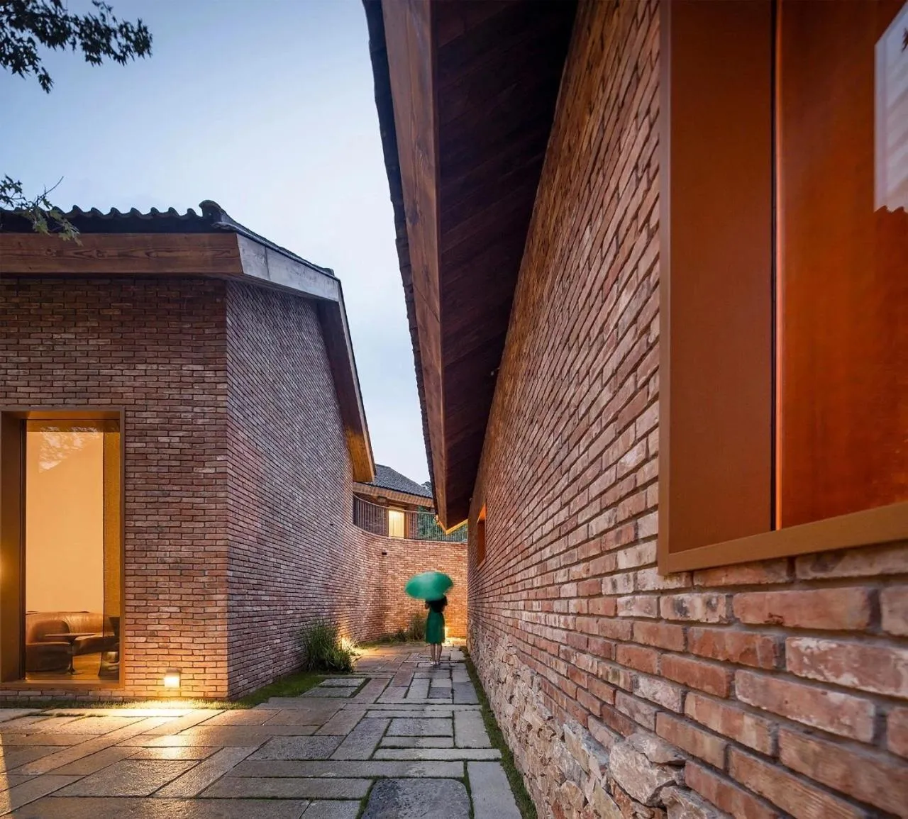 Property building in Sansa Village Boutique Hotel at Mutianyu Great Wall Adjoin to Mutianyu Great Wall - Room with the View of Great Wall - Jacuzzi with the View of Great Wall - Vehicle Shuttle Service - International Catering - SPA& Nail Beauty Facilities