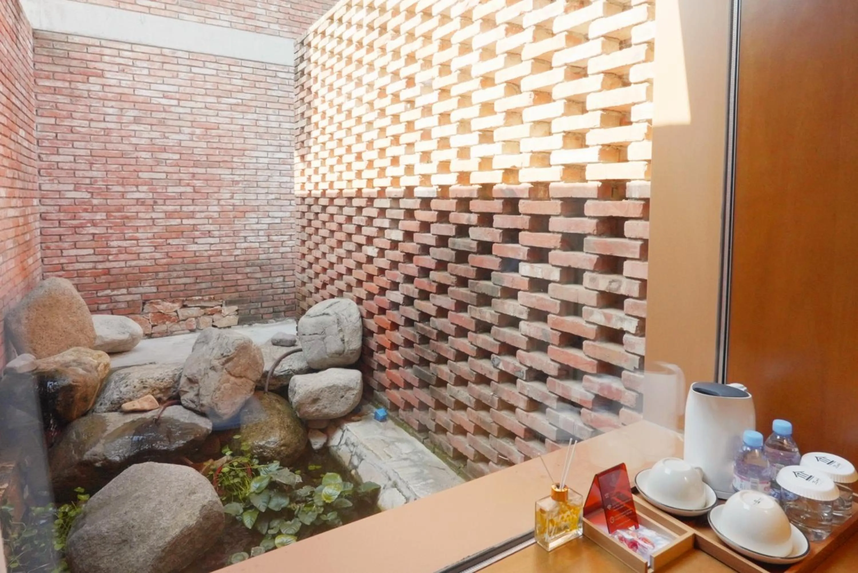 Patio in Sansa Village Boutique Hotel at Mutianyu Great Wall Adjoin to Mutianyu Great Wall - Room with the View of Great Wall - Jacuzzi with the View of Great Wall - Vehicle Shuttle Service - International Catering - SPA& Nail Beauty Facilities