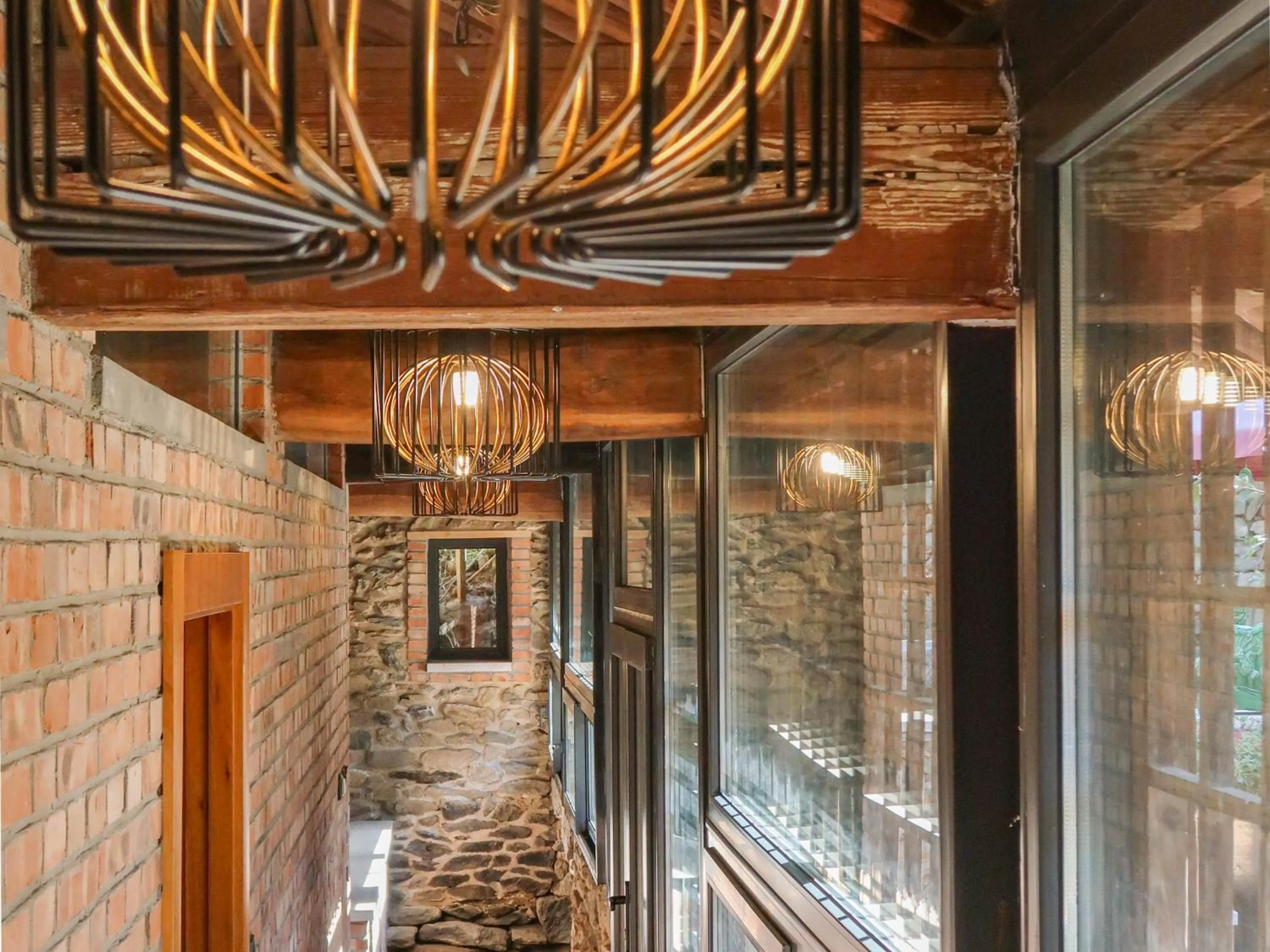 On site in Sansa Village Boutique Hotel at Mutianyu Great Wall Adjoin to Mutianyu Great Wall - Room with the View of Great Wall - Jacuzzi with the View of Great Wall - Vehicle Shuttle Service - International Catering - SPA& Nail Beauty Facilities