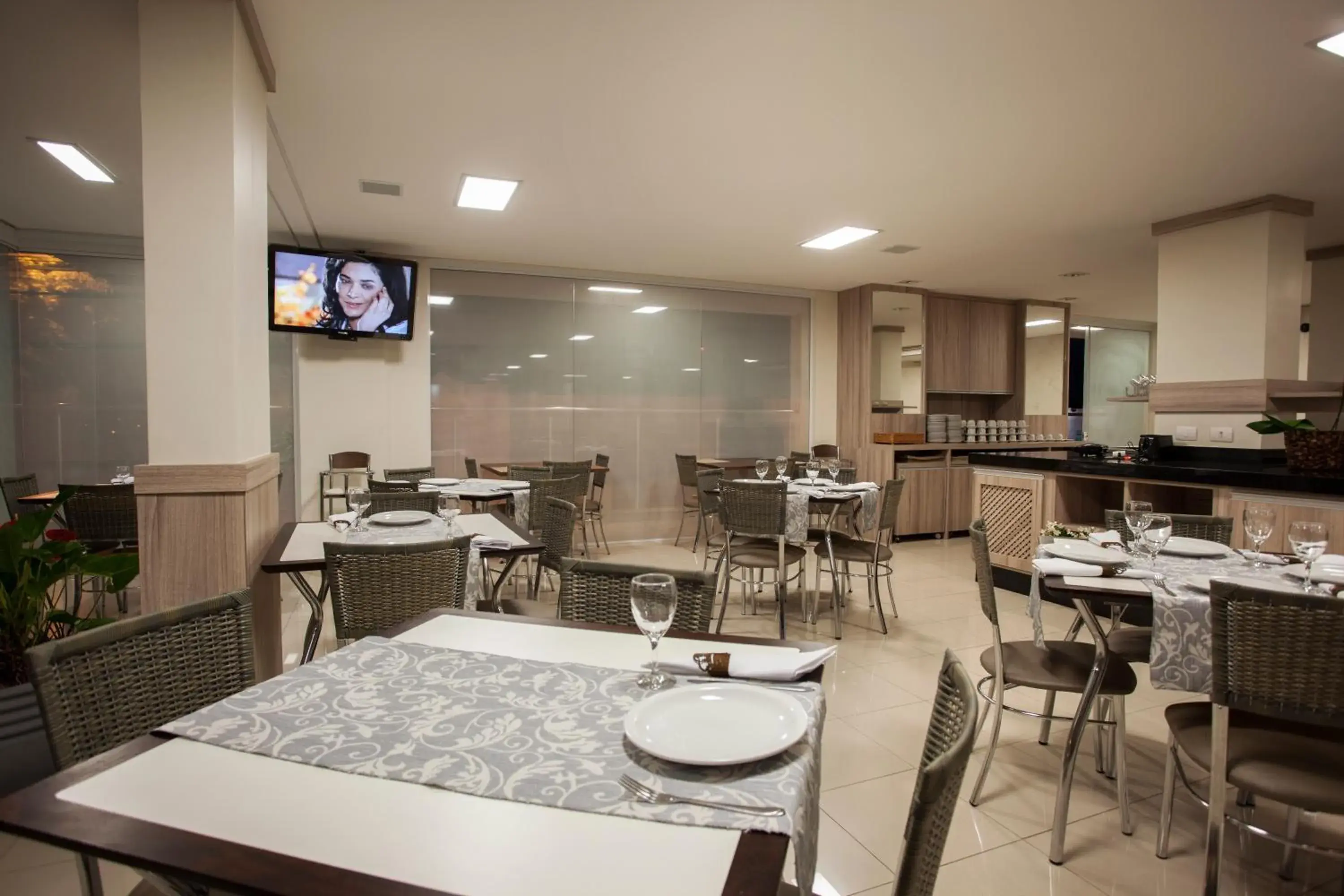Restaurant/places to eat in Estoril Hotel Restaurant/places to eat in Estoril Hotel