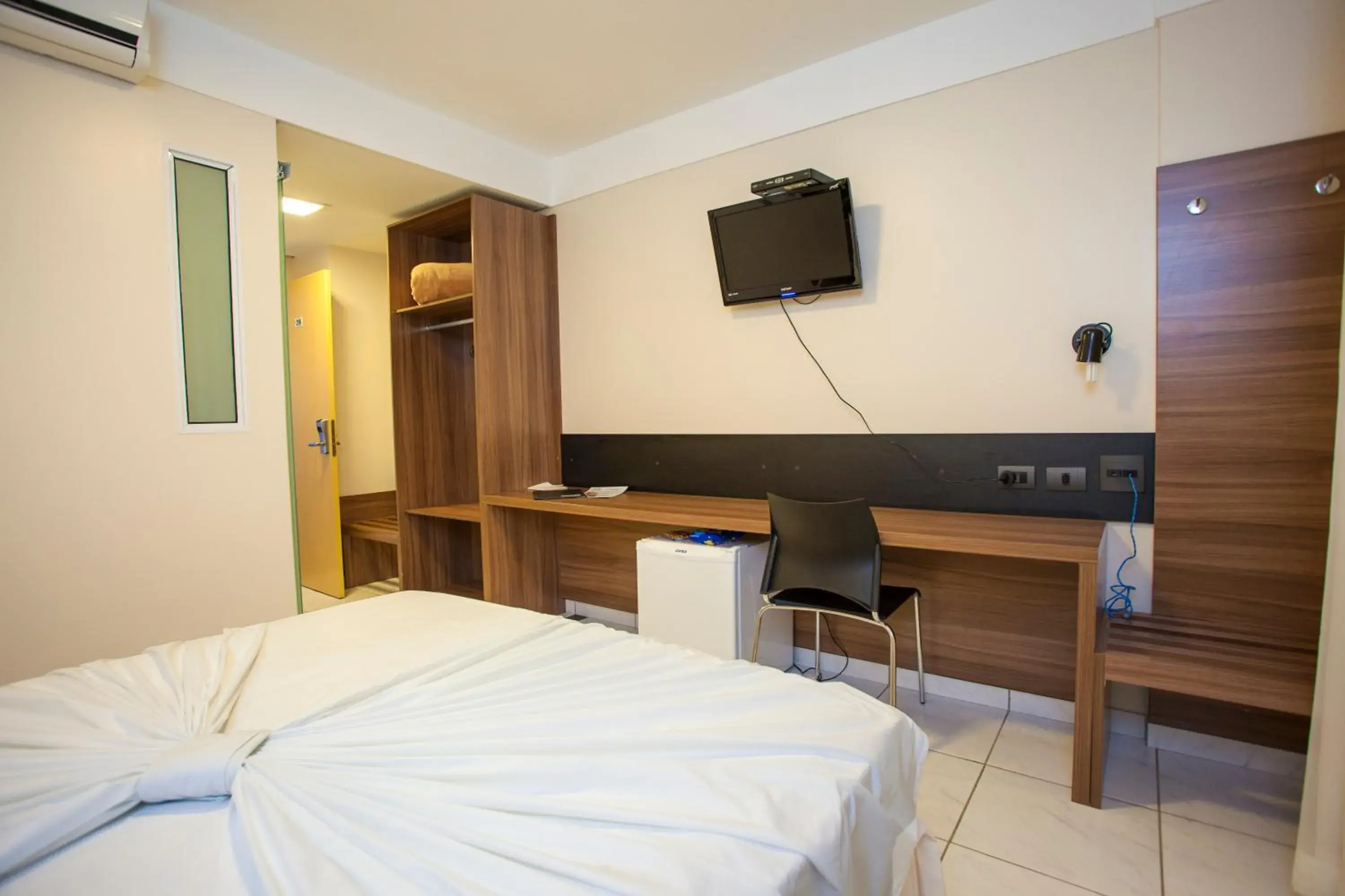 Double Room - single occupancy - Disability Access in Estoril Hotel Double Room - single occupancy - Disability Access in Estoril Hotel