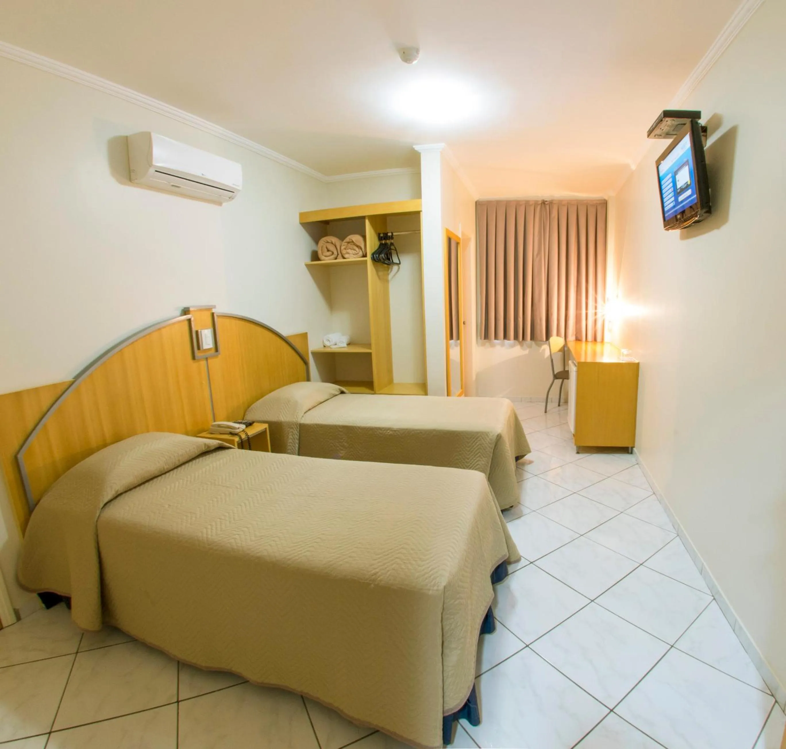 Standard Twin Room - single occupancy in Estoril Hotel