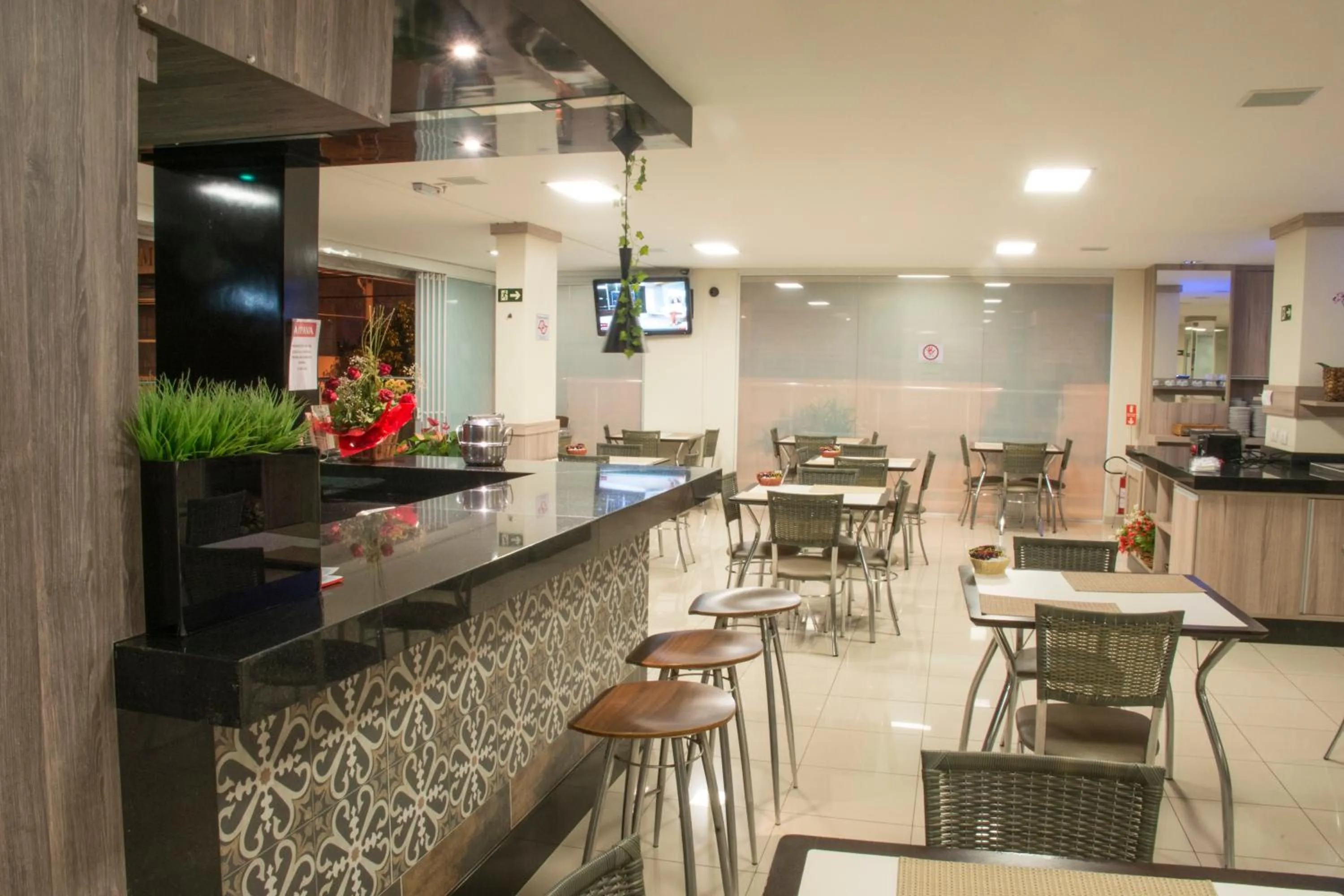 Restaurant/places to eat in Estoril Hotel