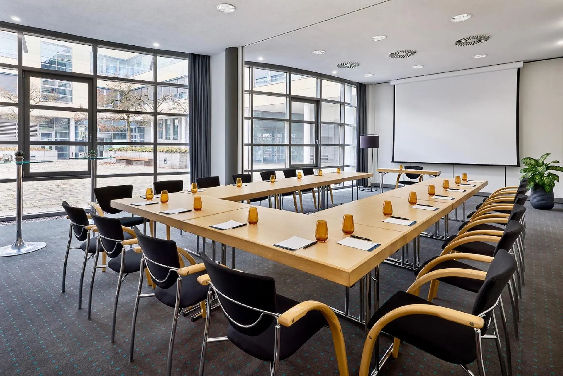 Business facilities in Four Points by Sheraton Munich Messe