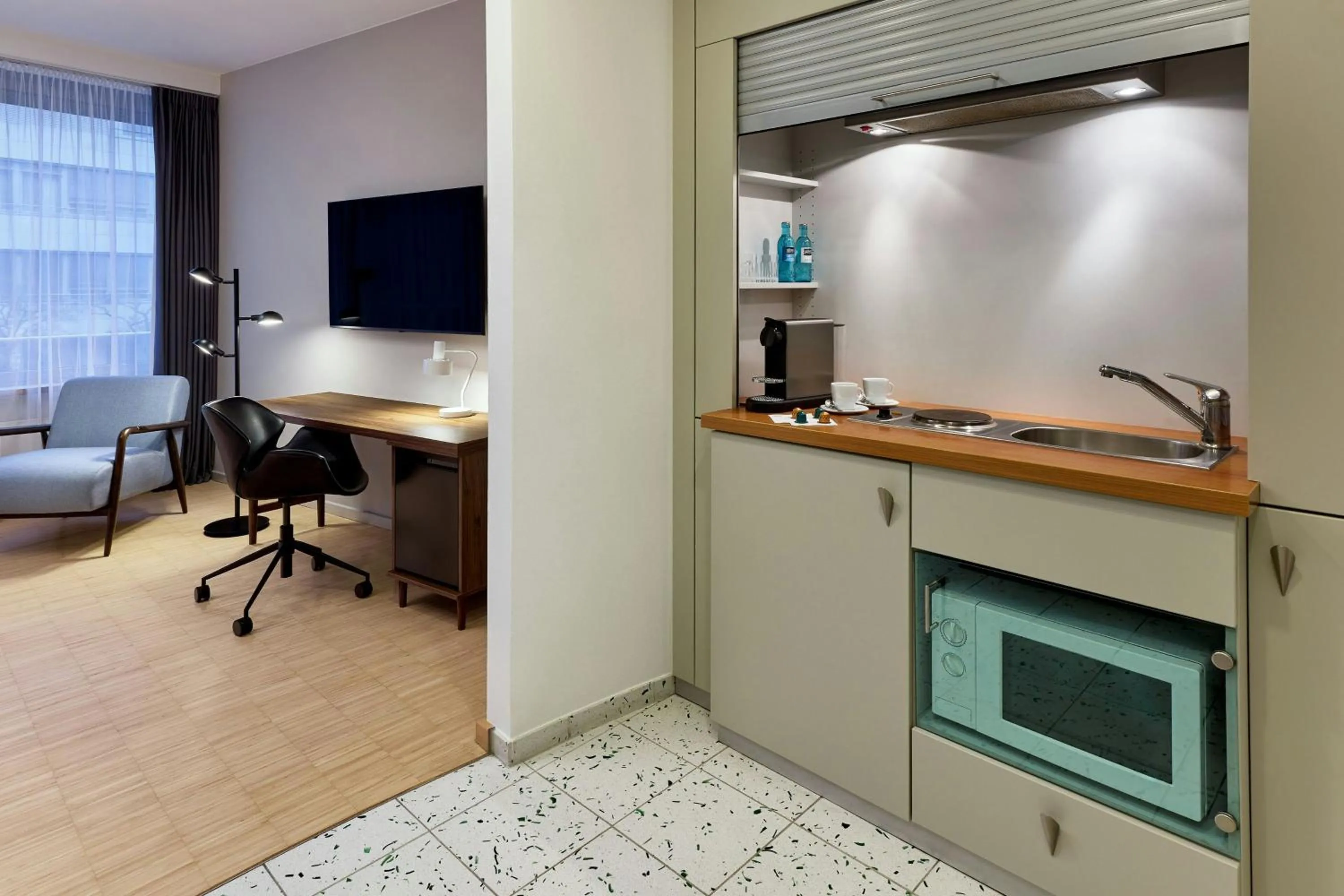 Kitchen or kitchenette in Four Points by Sheraton Munich Messe