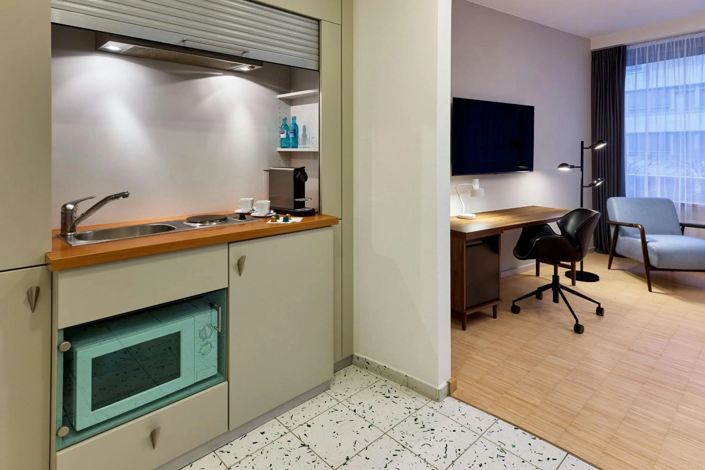 Kitchen or kitchenette in Four Points by Sheraton Munich Messe