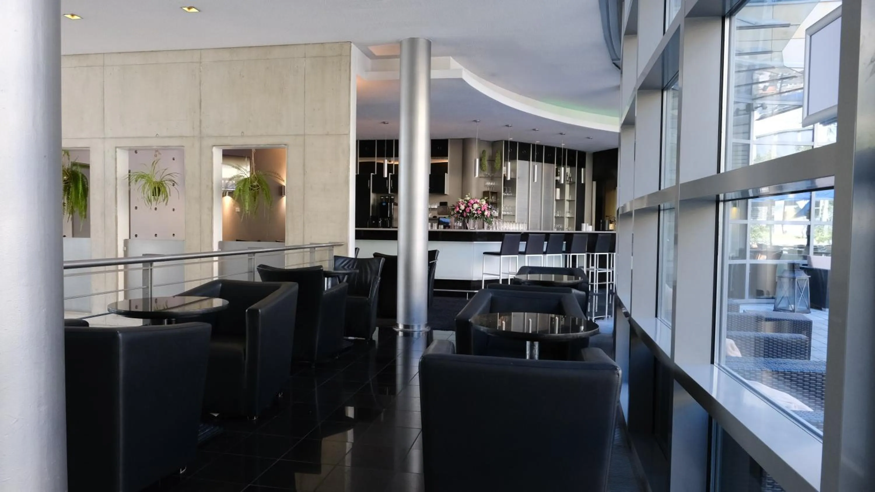 Lounge or bar in FOUR Munich Neue Messe