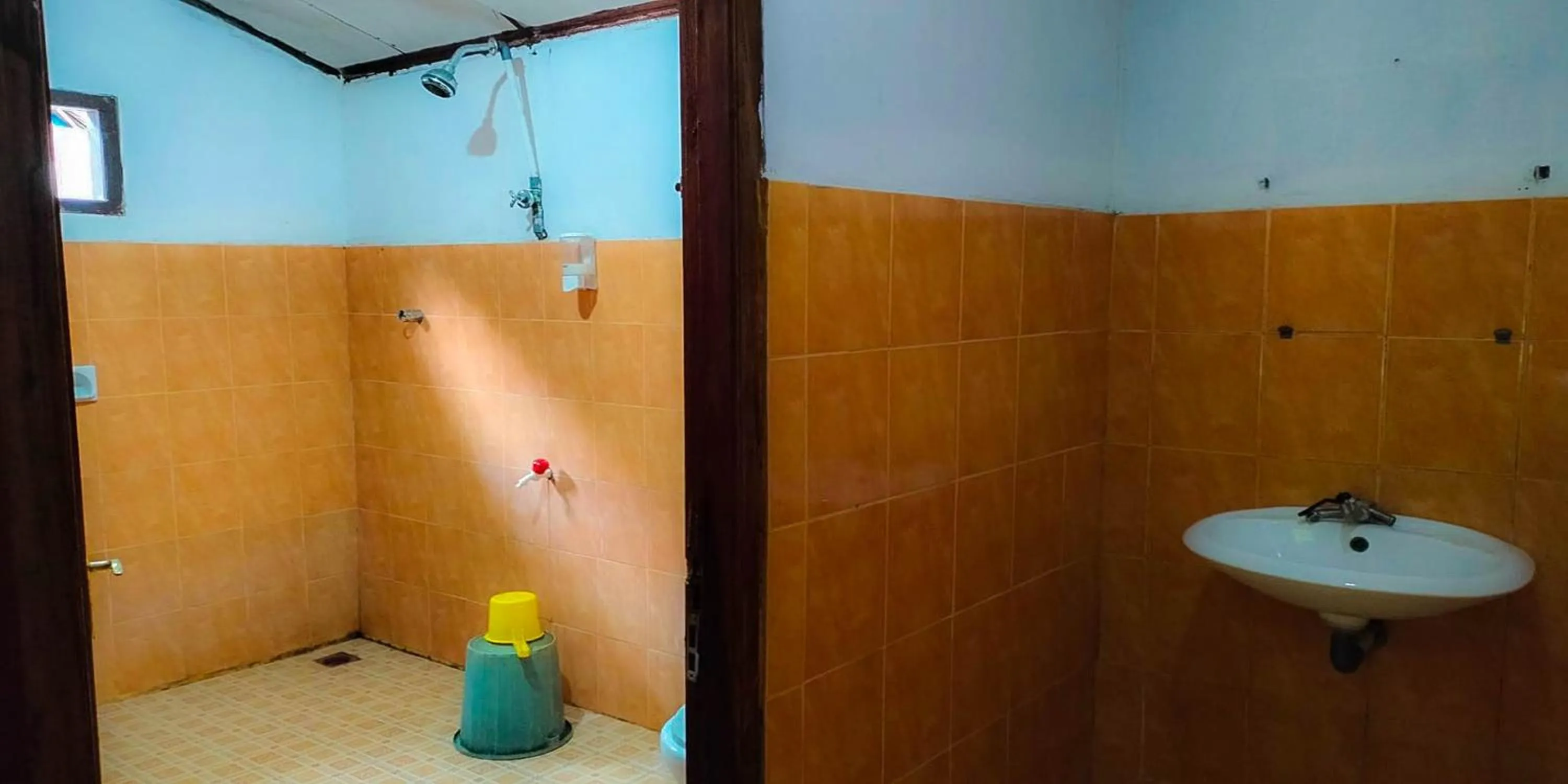 Bathroom in Sawarna Little Hula Hula