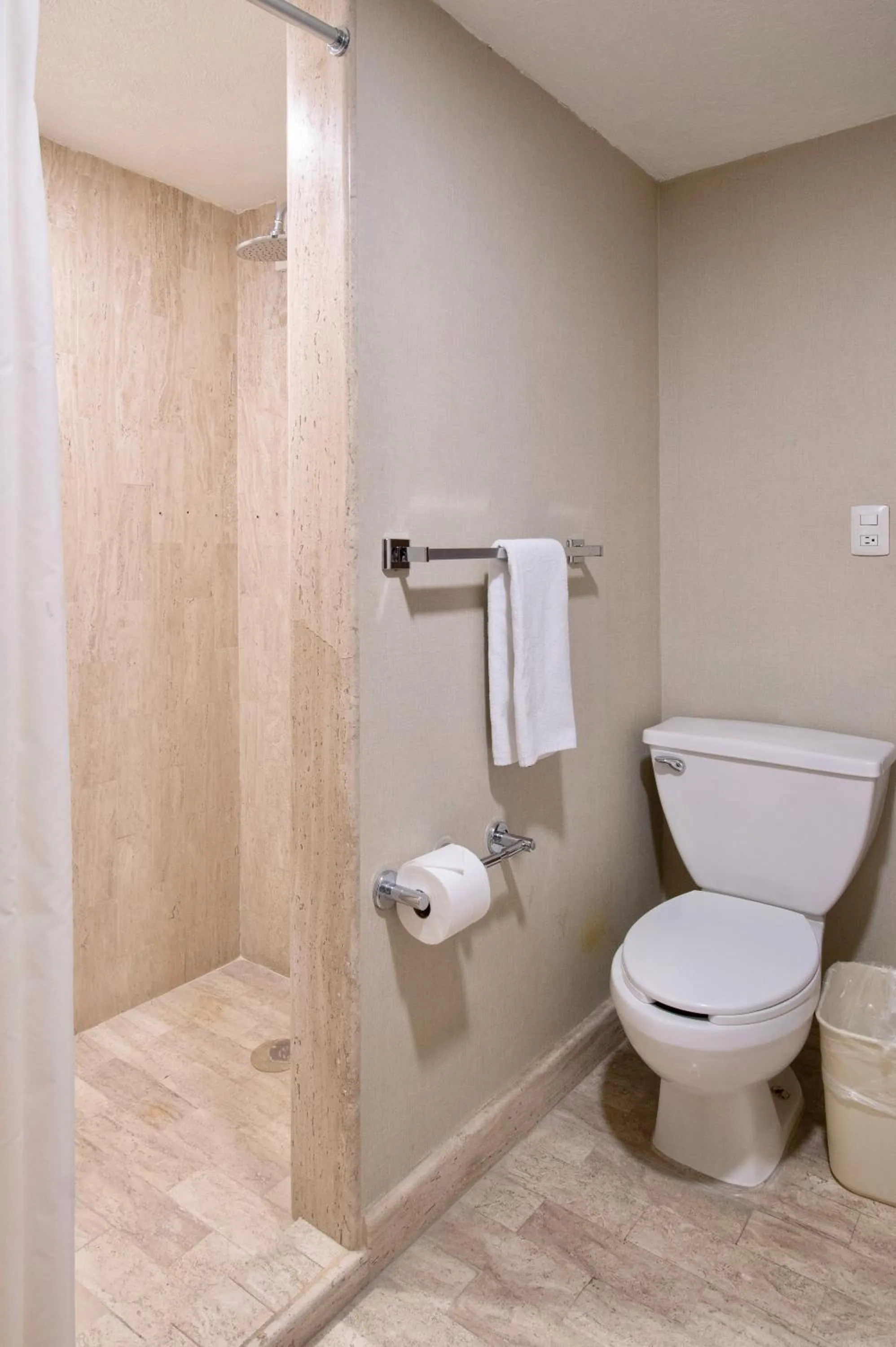 Bathroom in Hotel Plaza Génova Centro