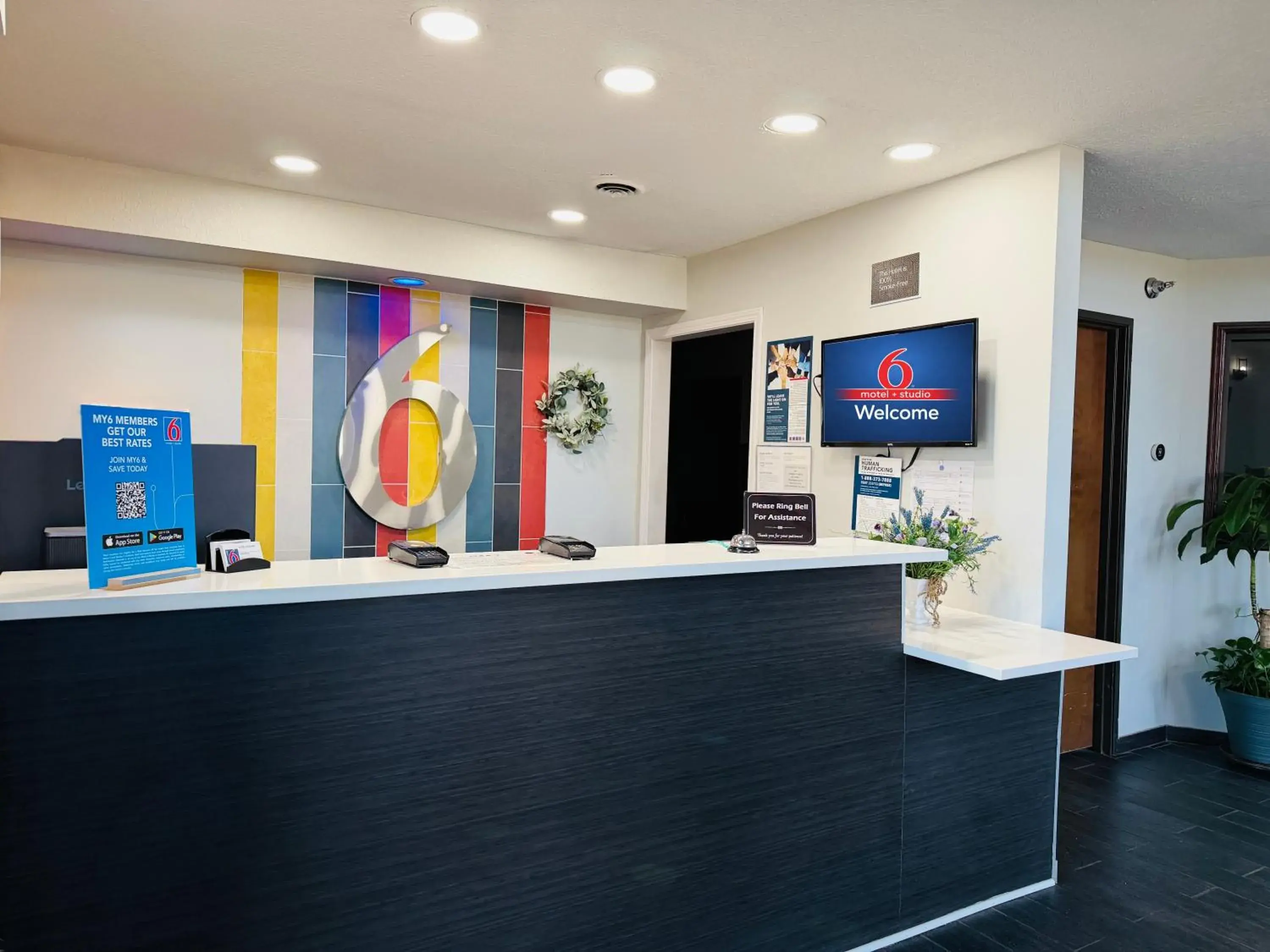 Lobby or reception in Motel 6 Elkhart, IN Lobby or reception in Motel 6 Elkhart, IN