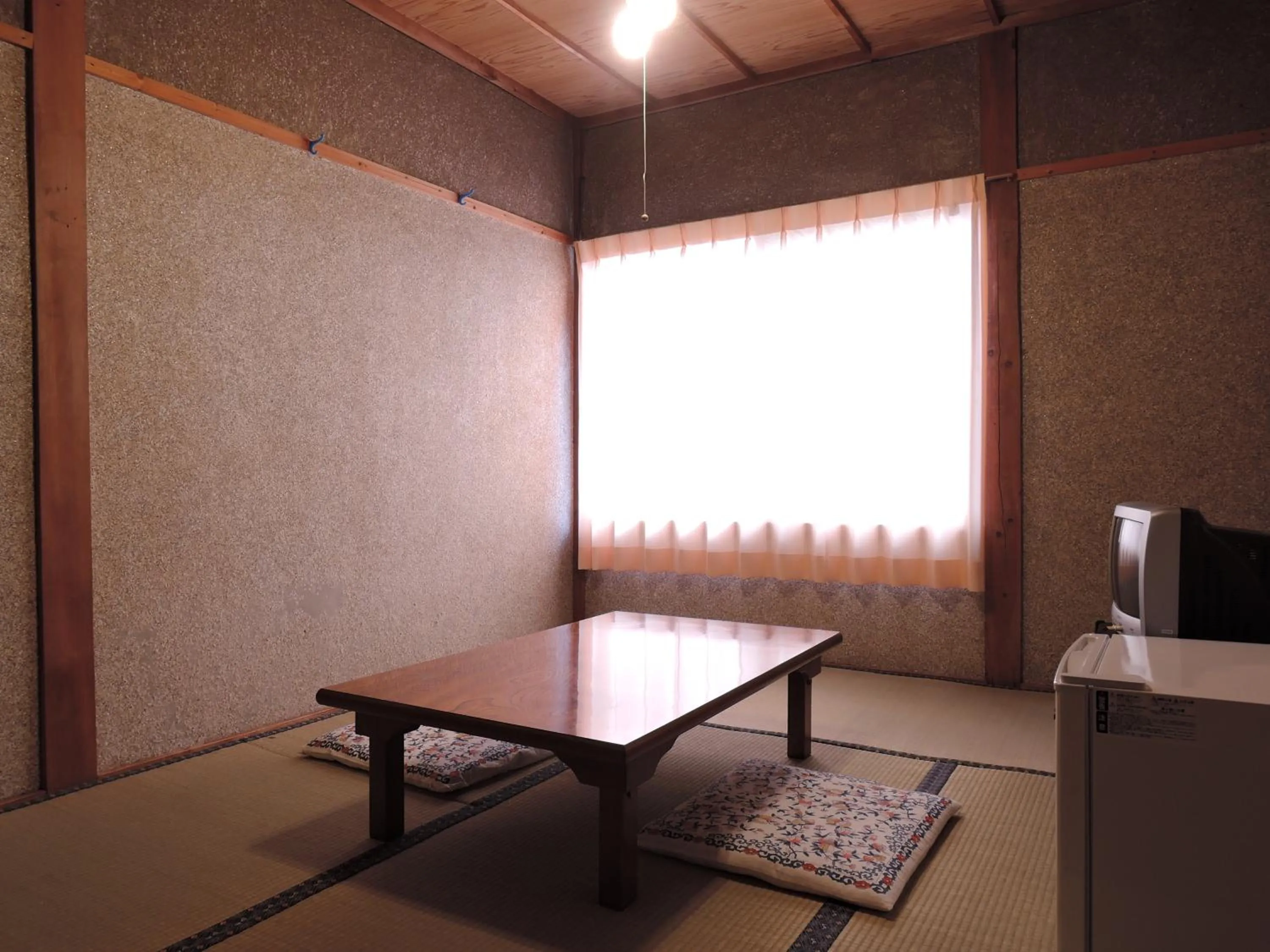Photo of the whole room in Shintaku Sanso