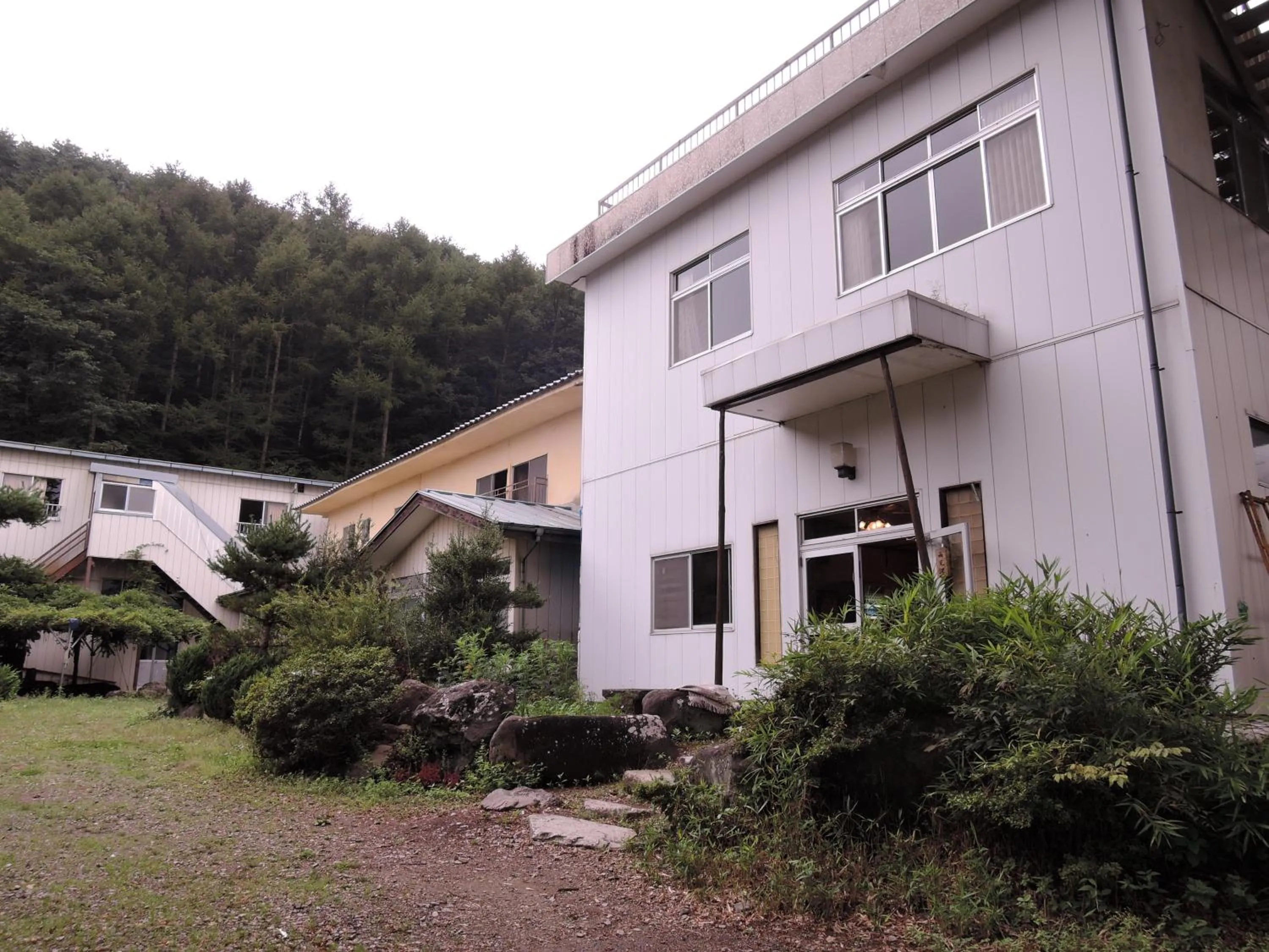 Property building in Shintaku Sanso