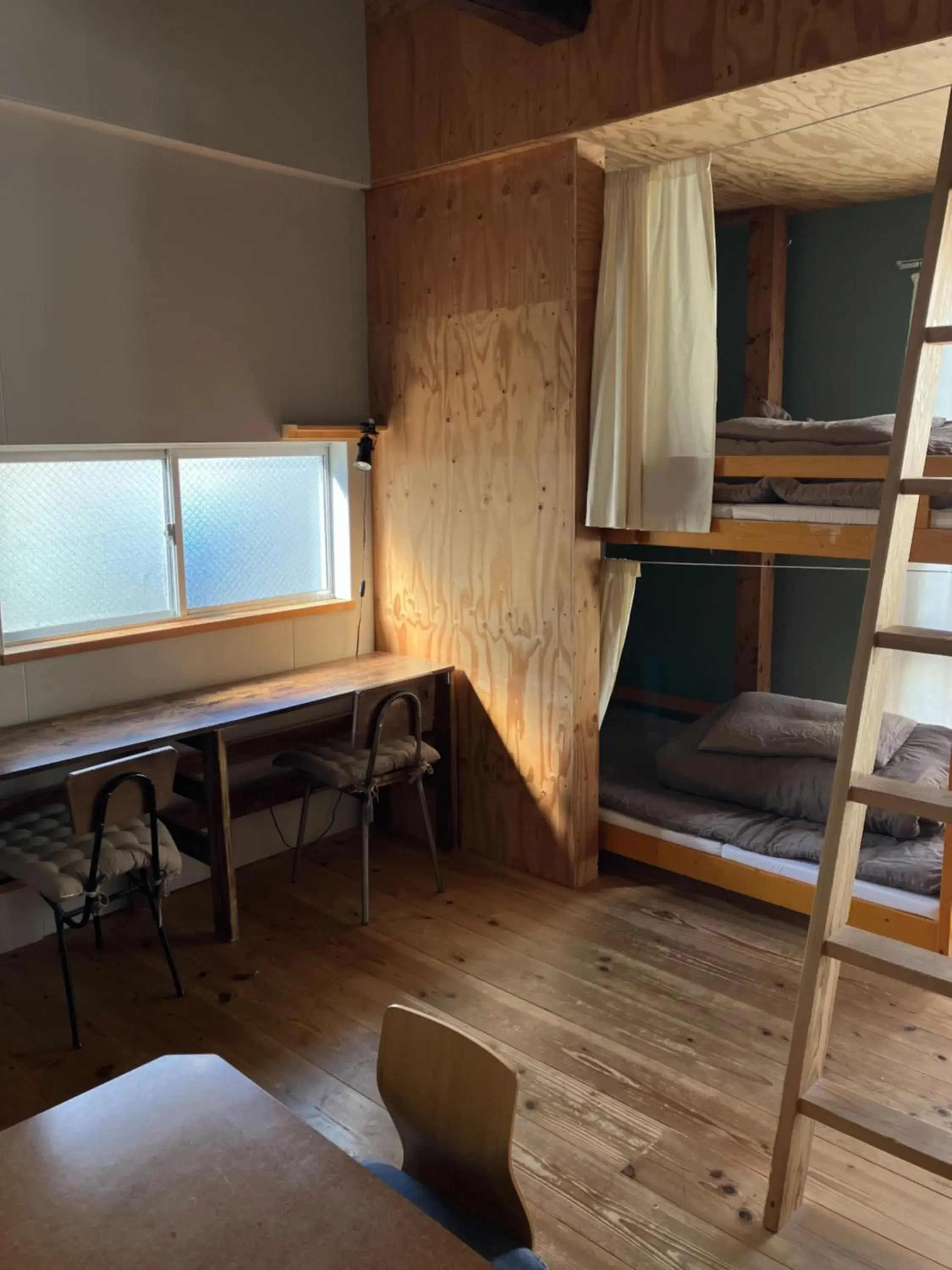 Bunk Bed in Female Dormitory Room in Torii-Kuguru Bunk Bed in Female Dormitory Room in Torii-Kuguru