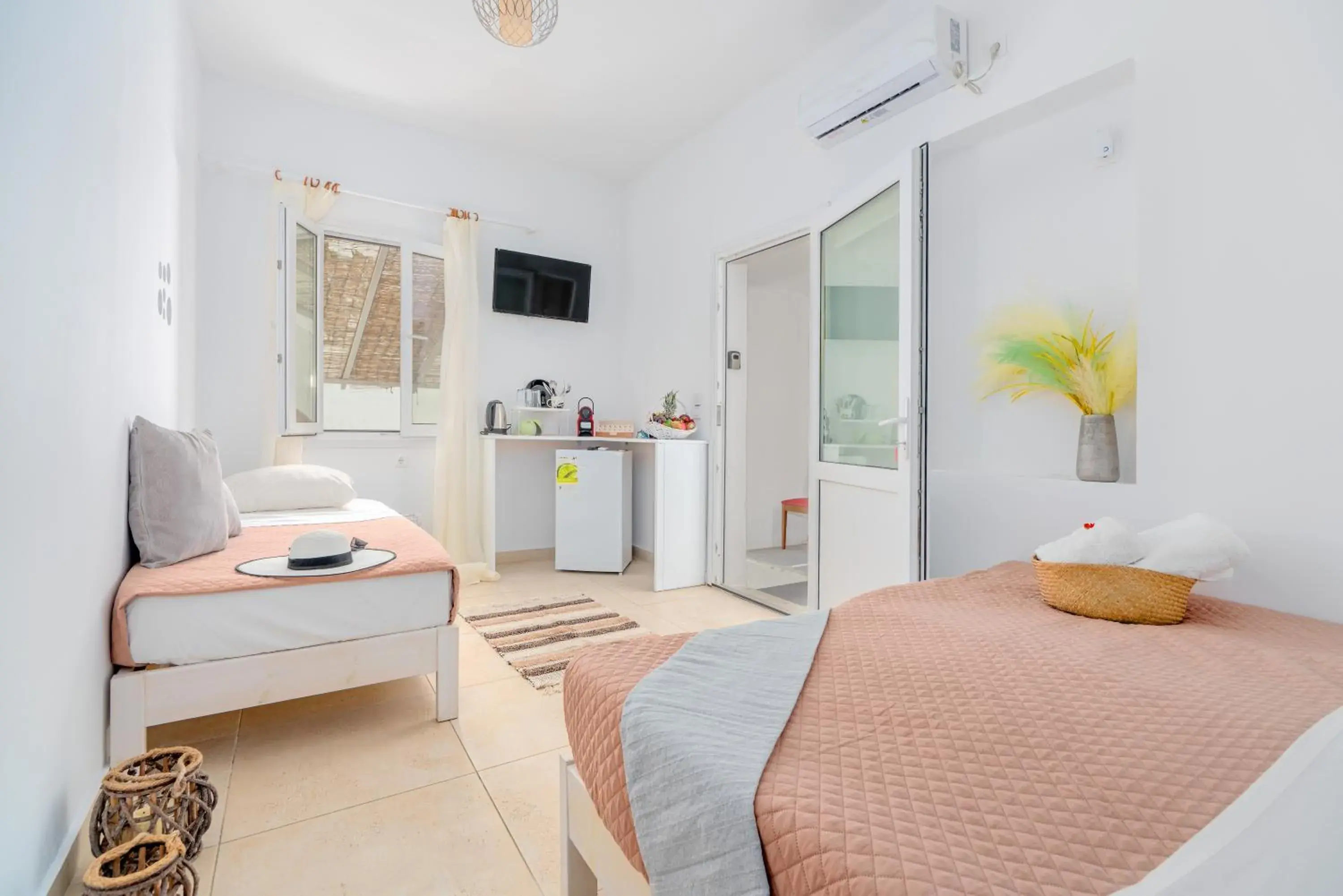 Comfort Triple Room in Dimelal Mykonos Town Apartments Comfort Triple Room in Dimelal Mykonos Town Apartments