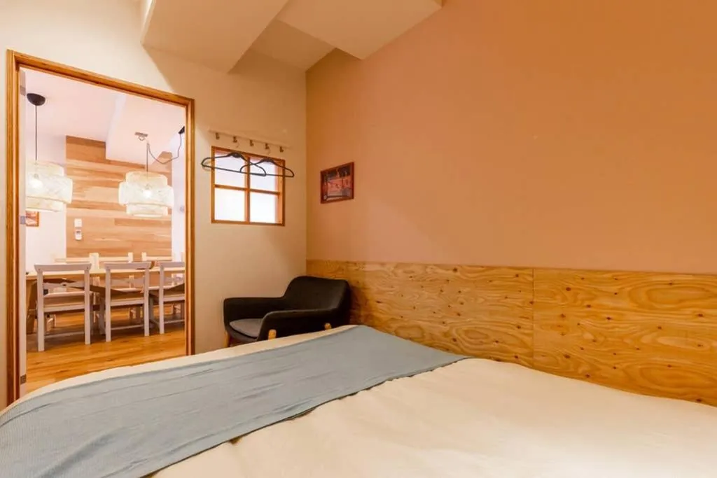 Photo of the whole room, Bed in THE EAST AVENUE