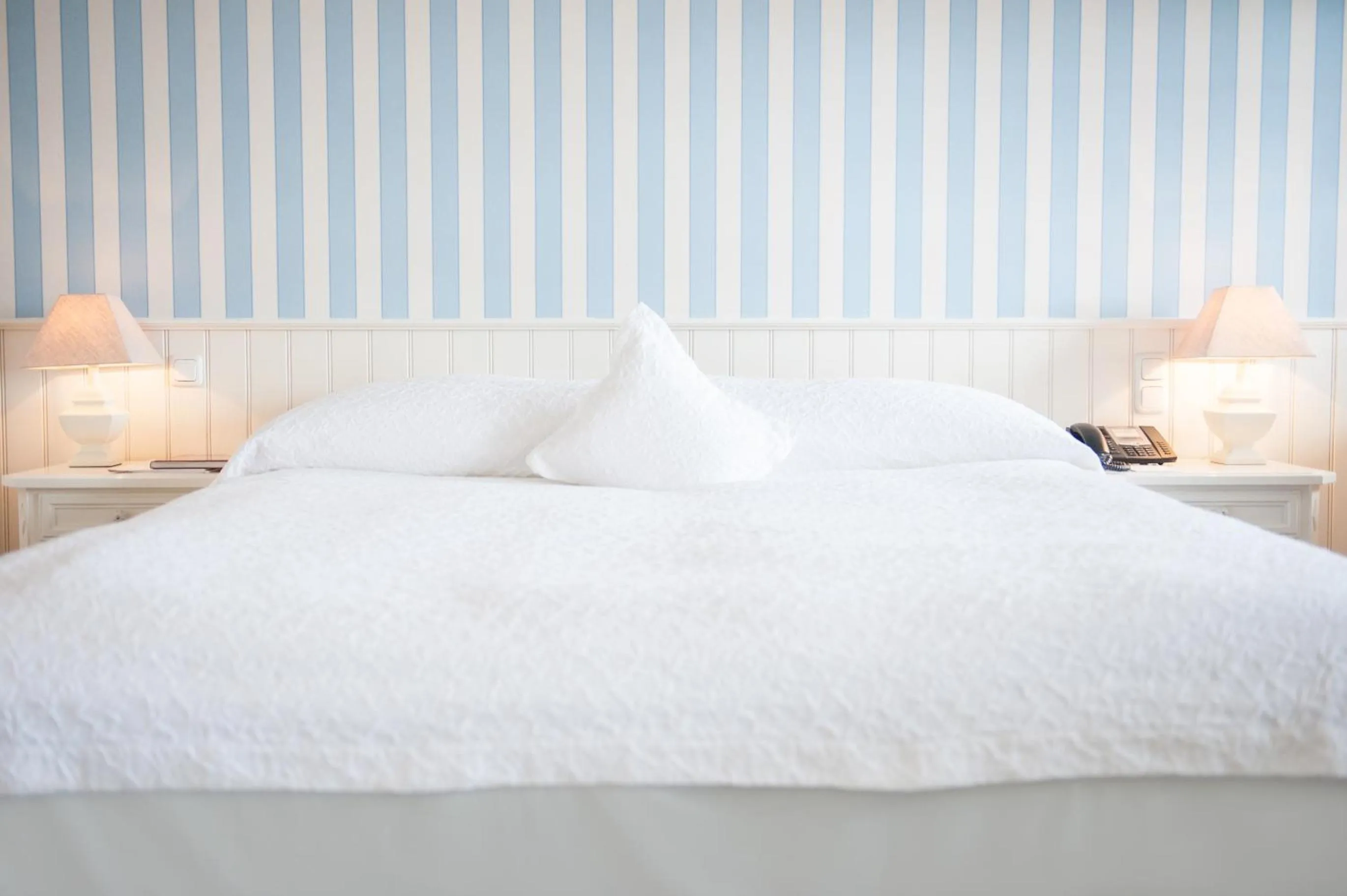 Bedroom, Bed in Strandhotel Glücksburg