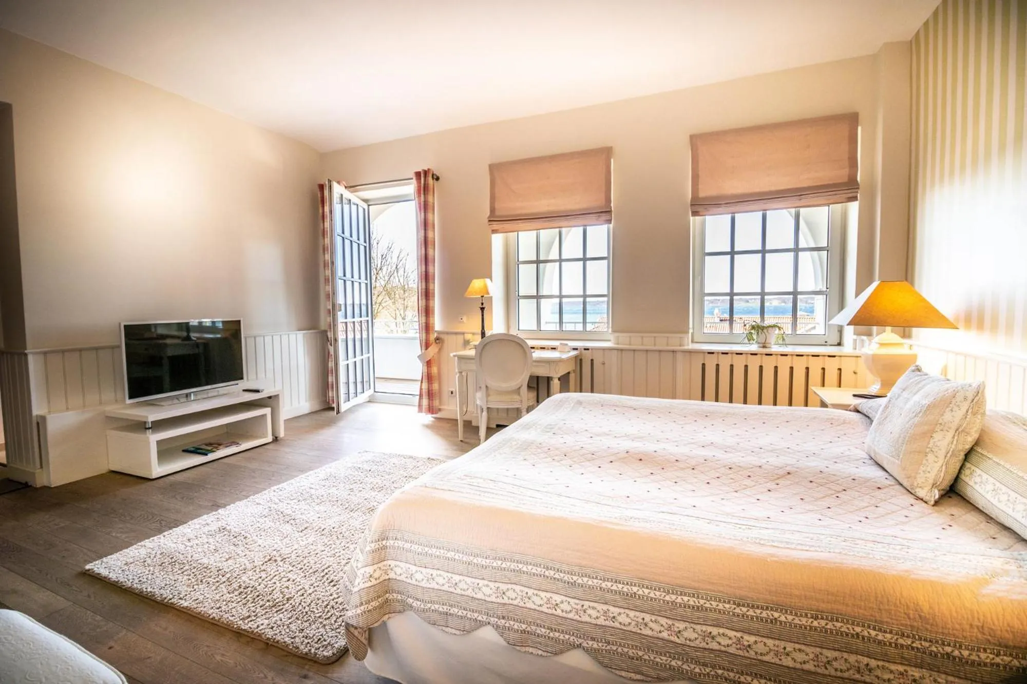 Bed in Strandhotel Glücksburg