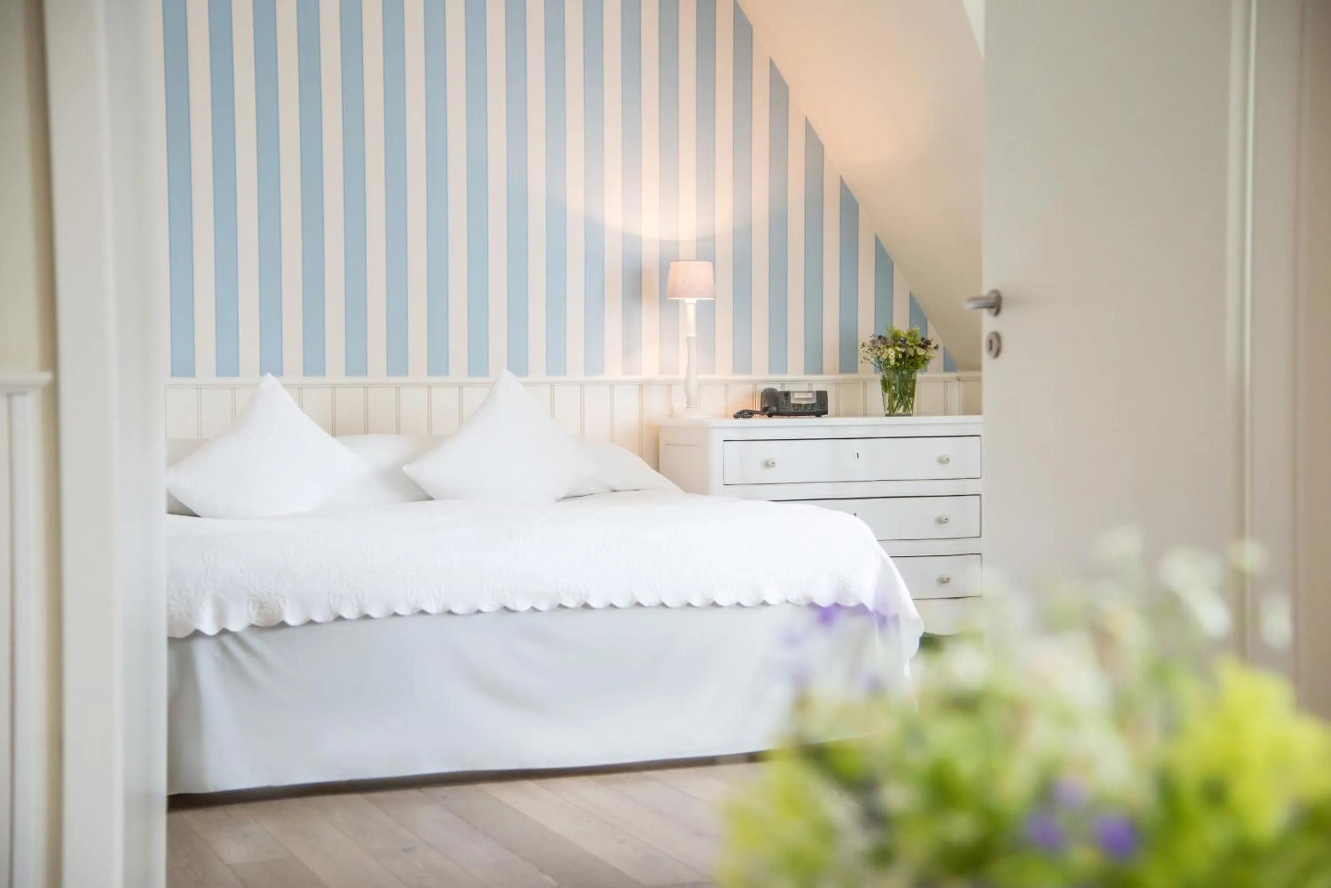 Bed in Strandhotel Glücksburg