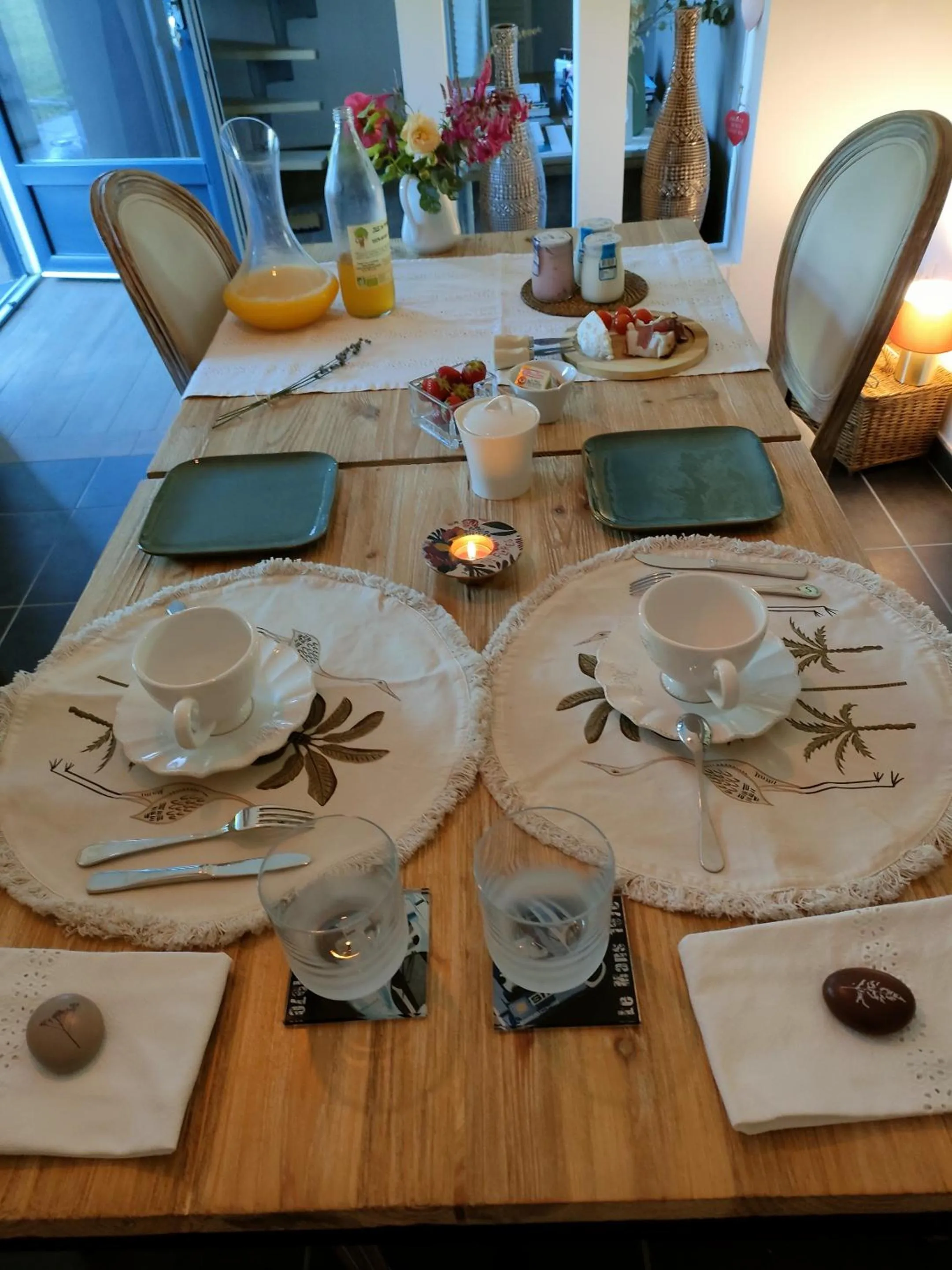 Dining area in La Catiniere