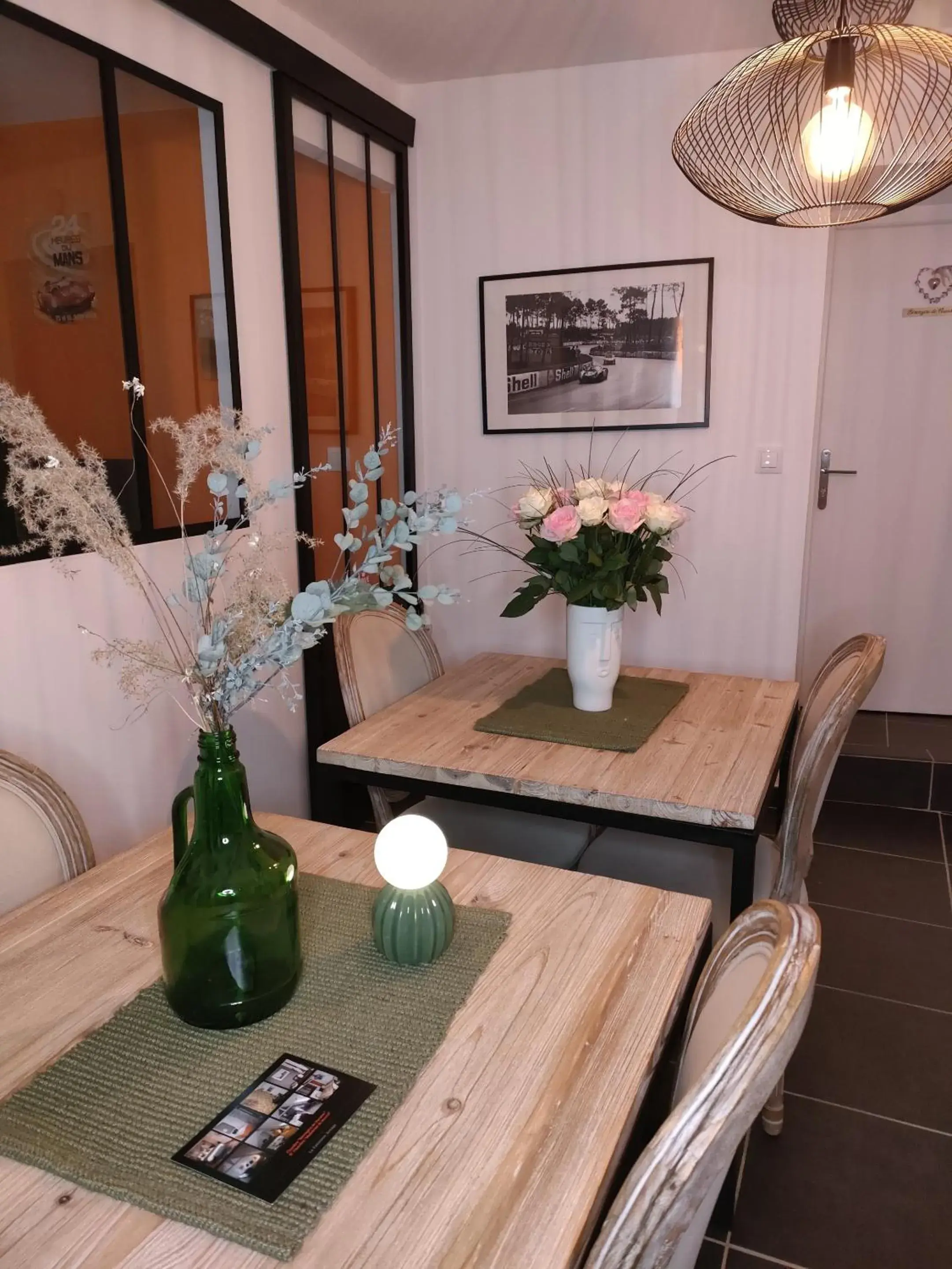 Dining area in La Catinière Dining area in La Catinière