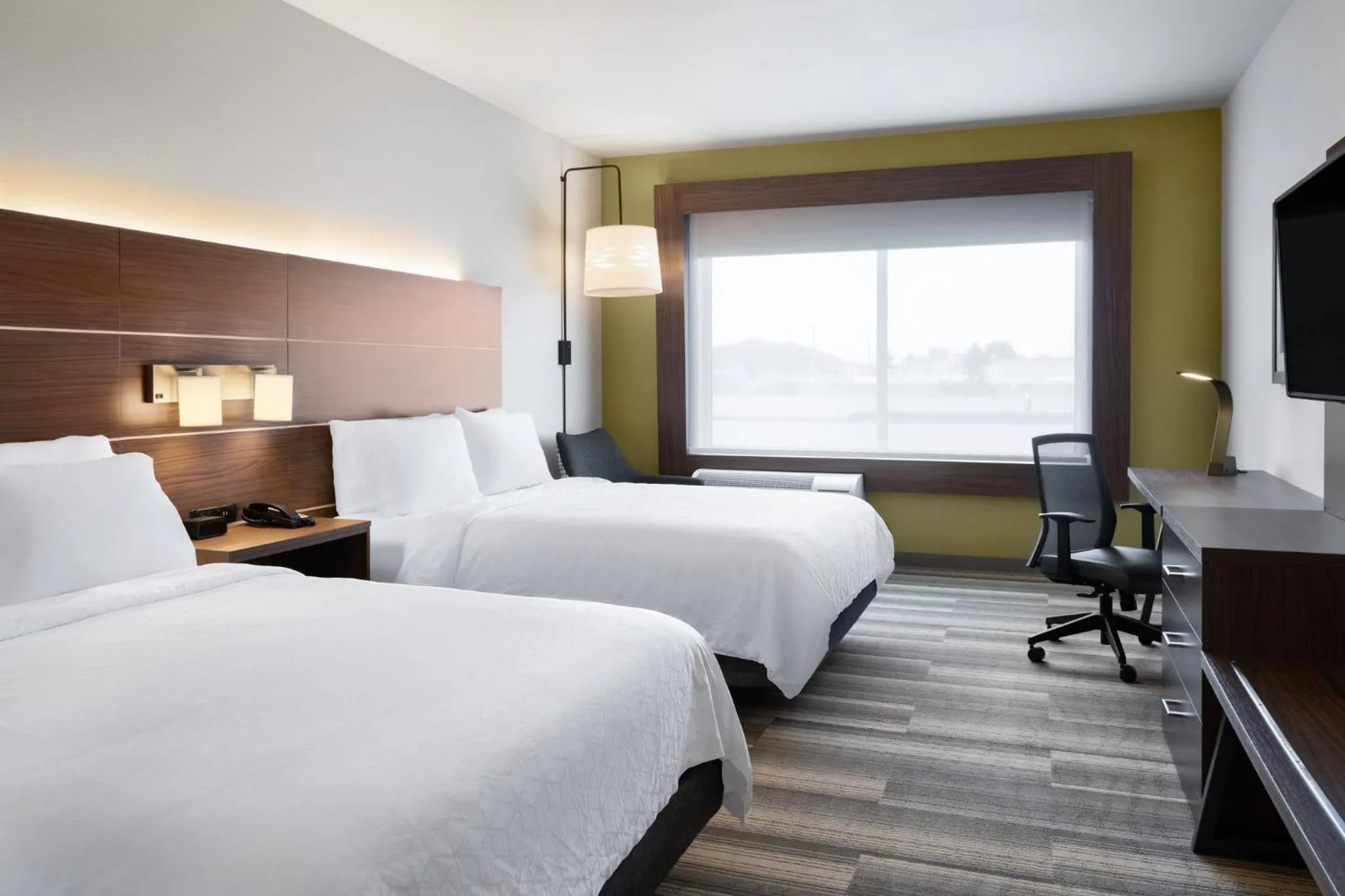 Photo of the whole room, Bed in Holiday Inn Express & Suites - Madison West - Middleton by IHG