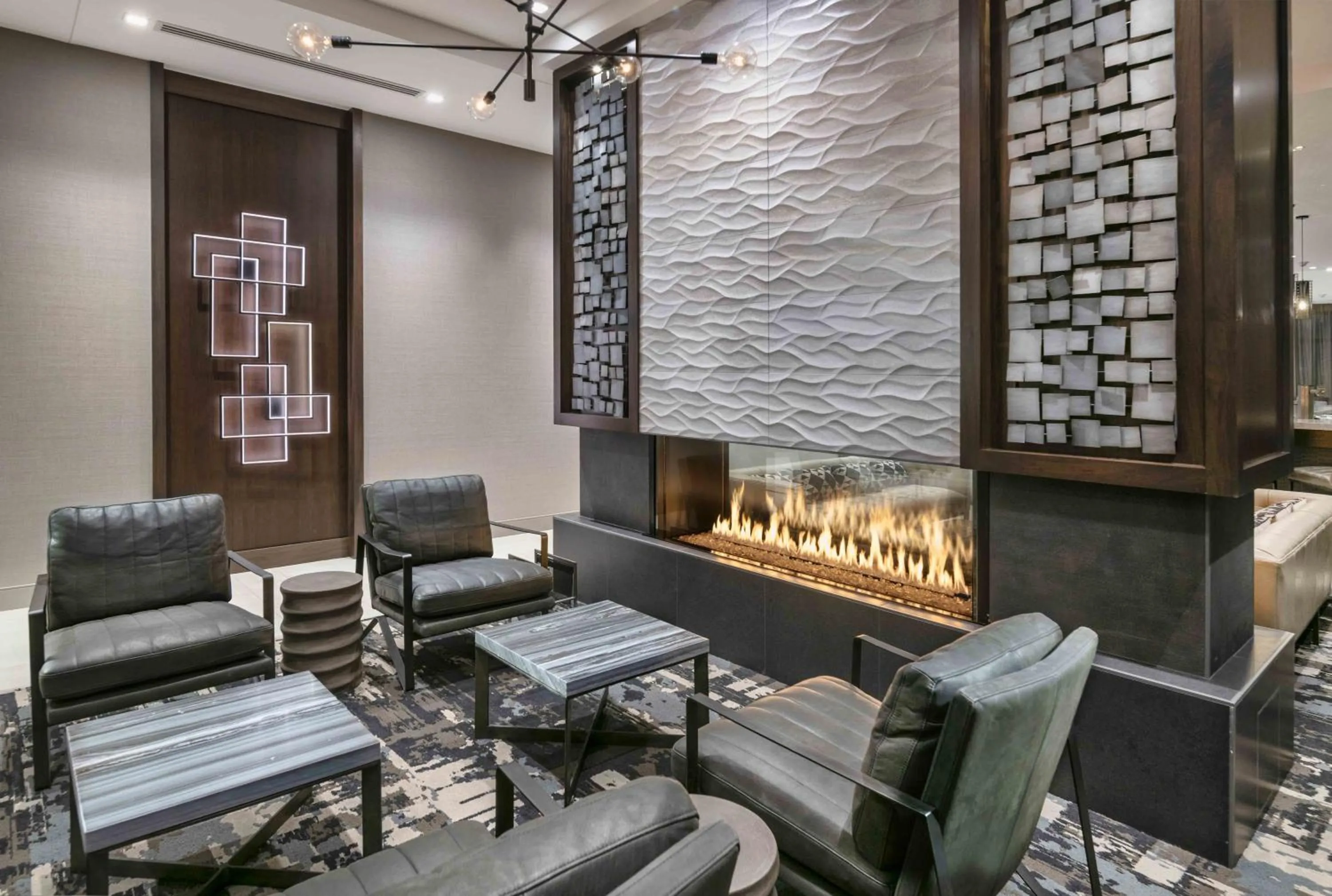 Lounge or bar in Staybridge Suites - Boston Logan Airport - Revere by IHG