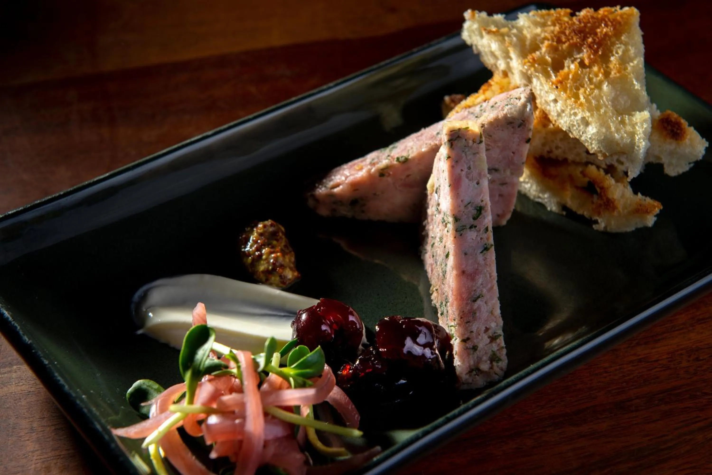 Restaurant/places to eat in Kimpton - Pittman Hotel by IHG