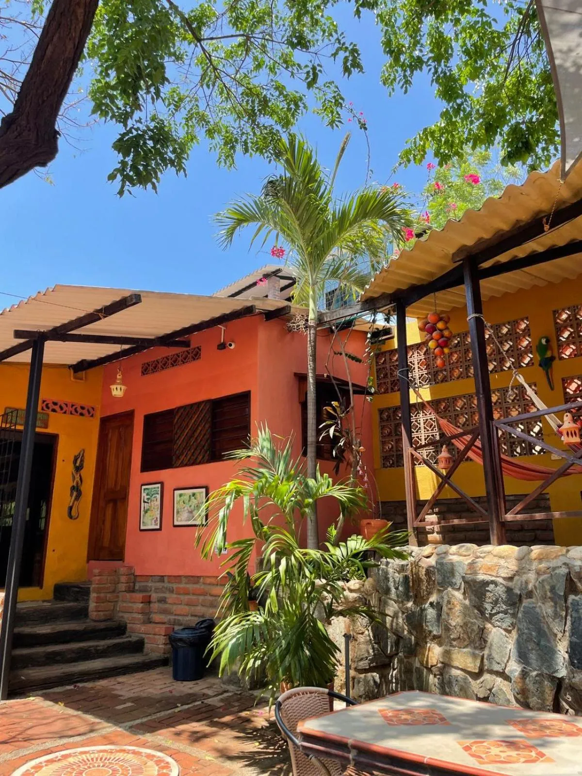Property building in Hostal La Casa de Felipe