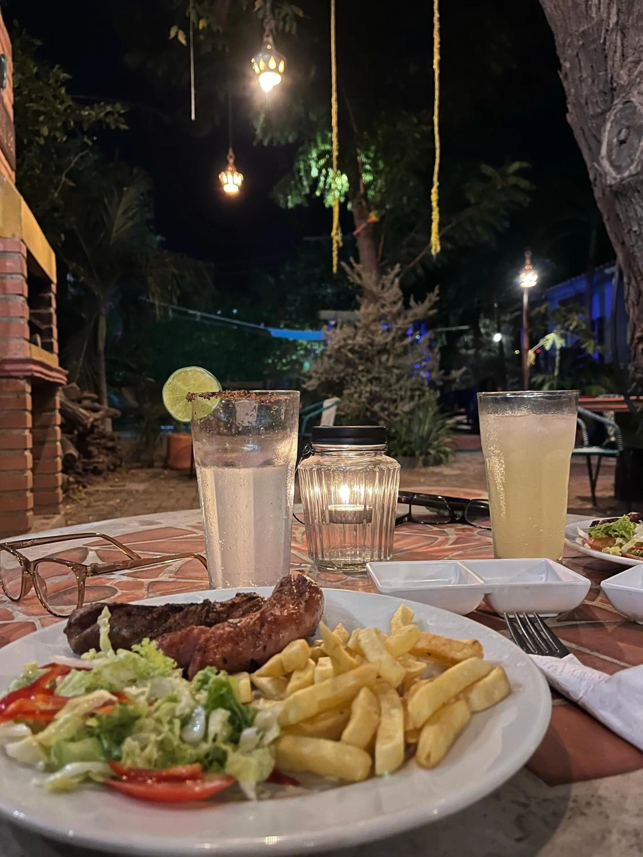 Restaurant/places to eat in Hostal La Casa de Felipe