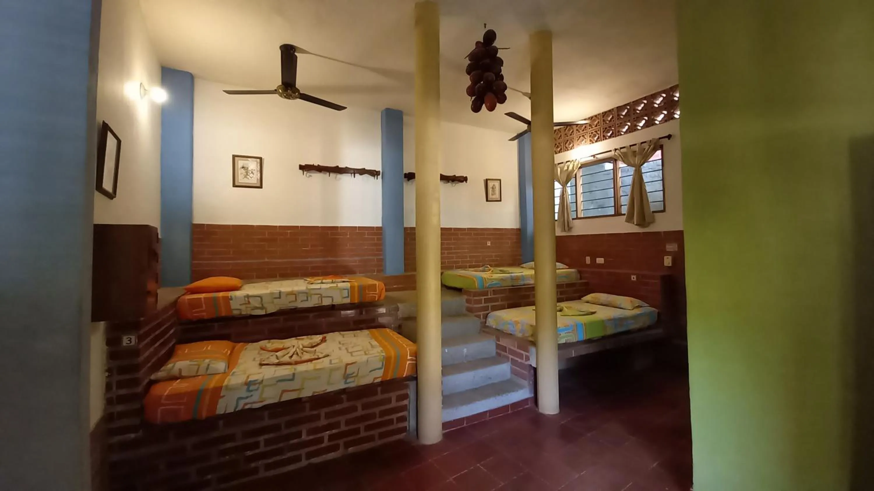 Property building, Bed in Hostal La Casa de Felipe