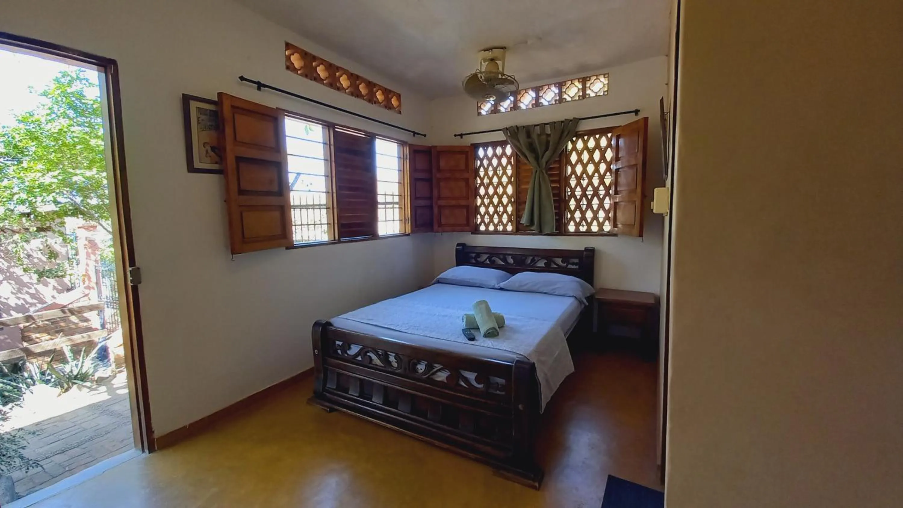 Property building, Bed in Hostal La Casa de Felipe