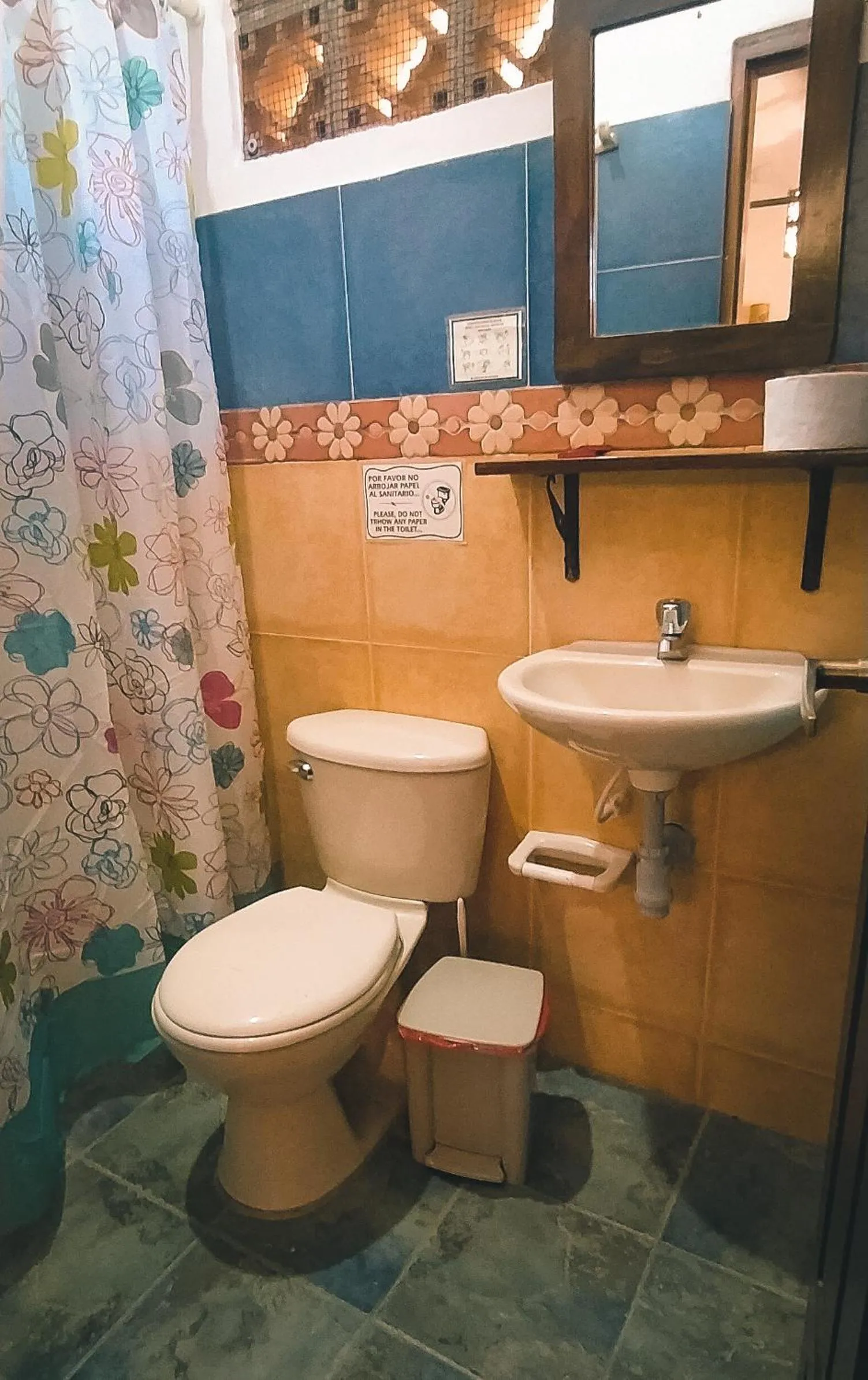 Toilet in Hostal La Casa de Felipe