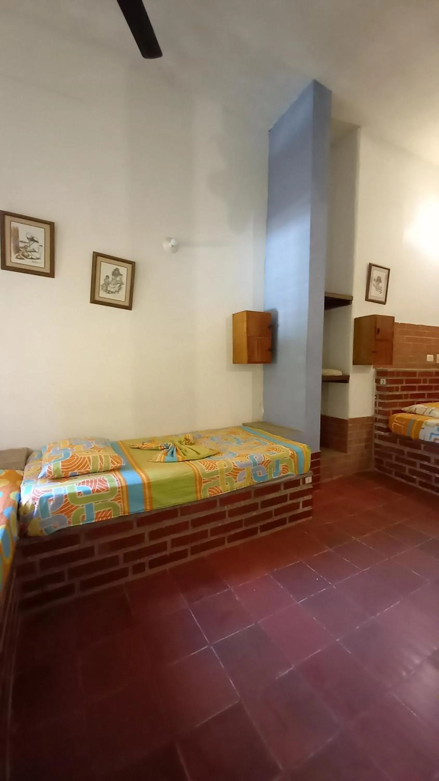 Property building, Bed in Hostal La Casa de Felipe