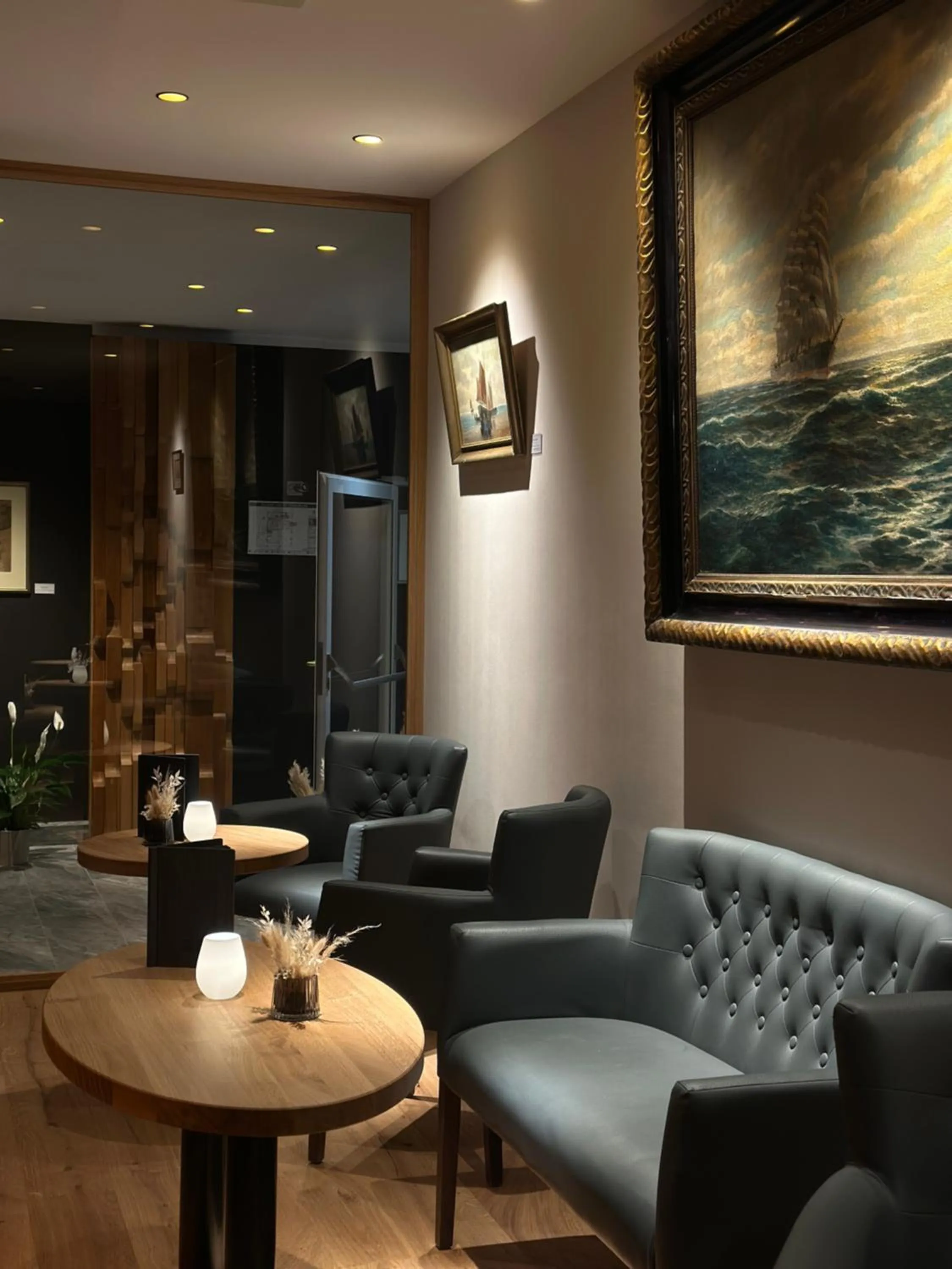 Lounge or bar in Kurhotel Sassnitz - das alte Seemannsheim