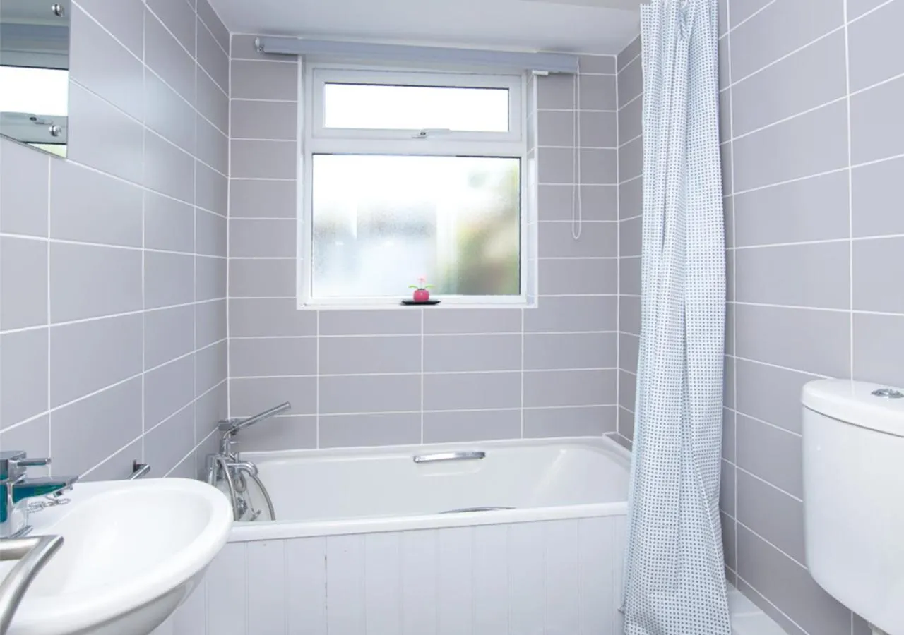 Bathroom in Seashell Cottage
