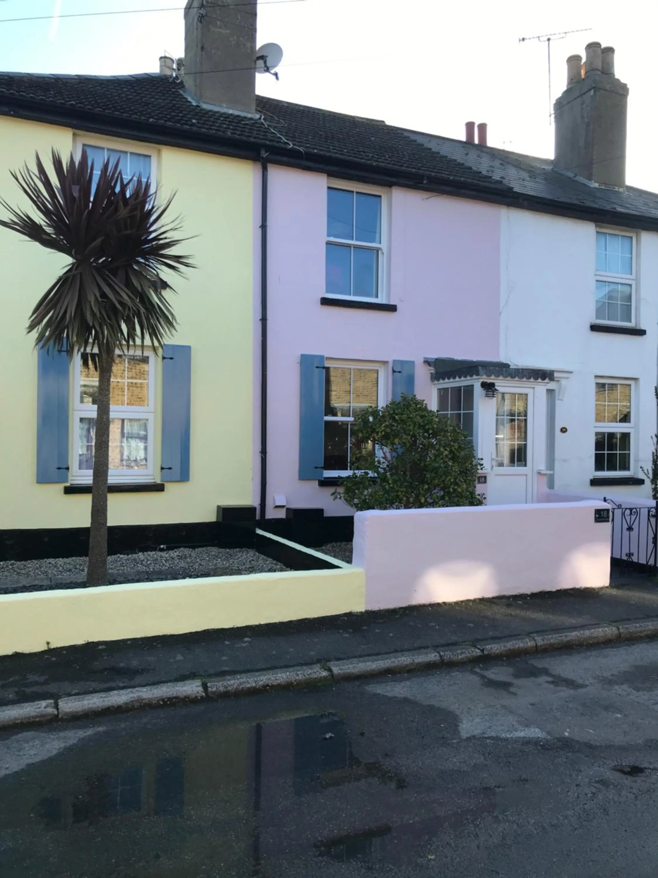 Property building in Seashell Cottage