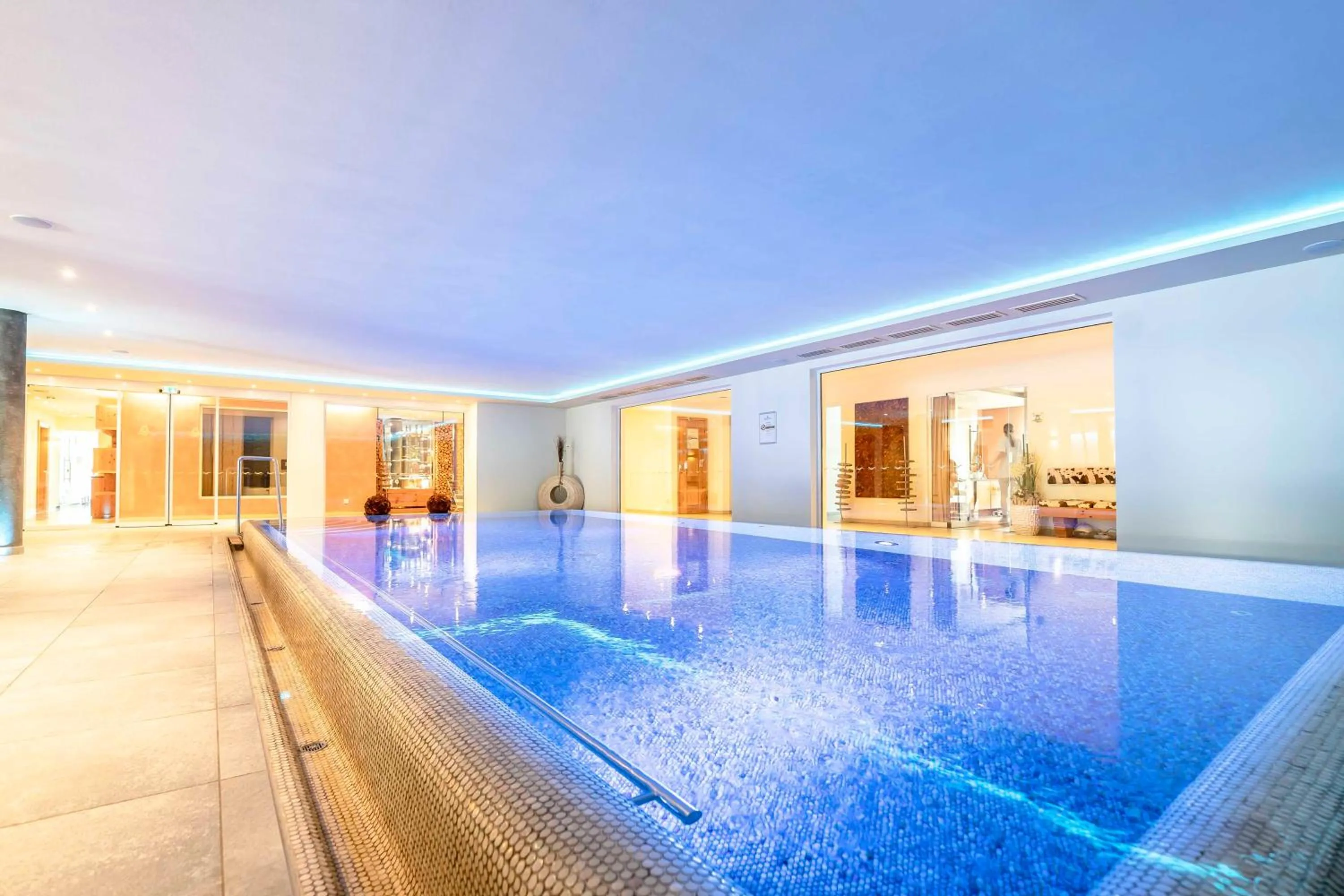 Swimming pool in Hotel Restaurant Waldsägmühle