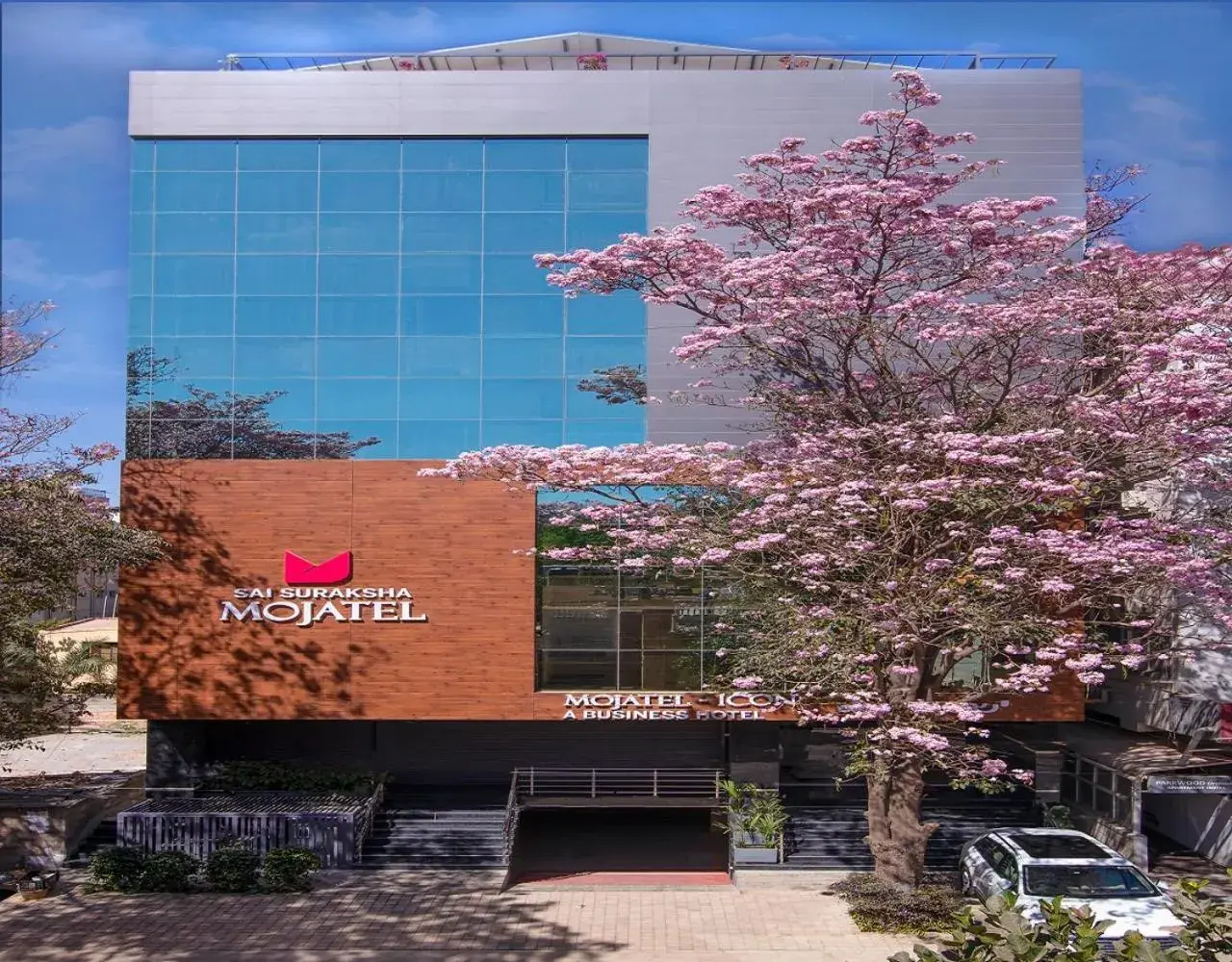 Facade/entrance in Mojatel By Icon Facade/entrance in Mojatel By Icon