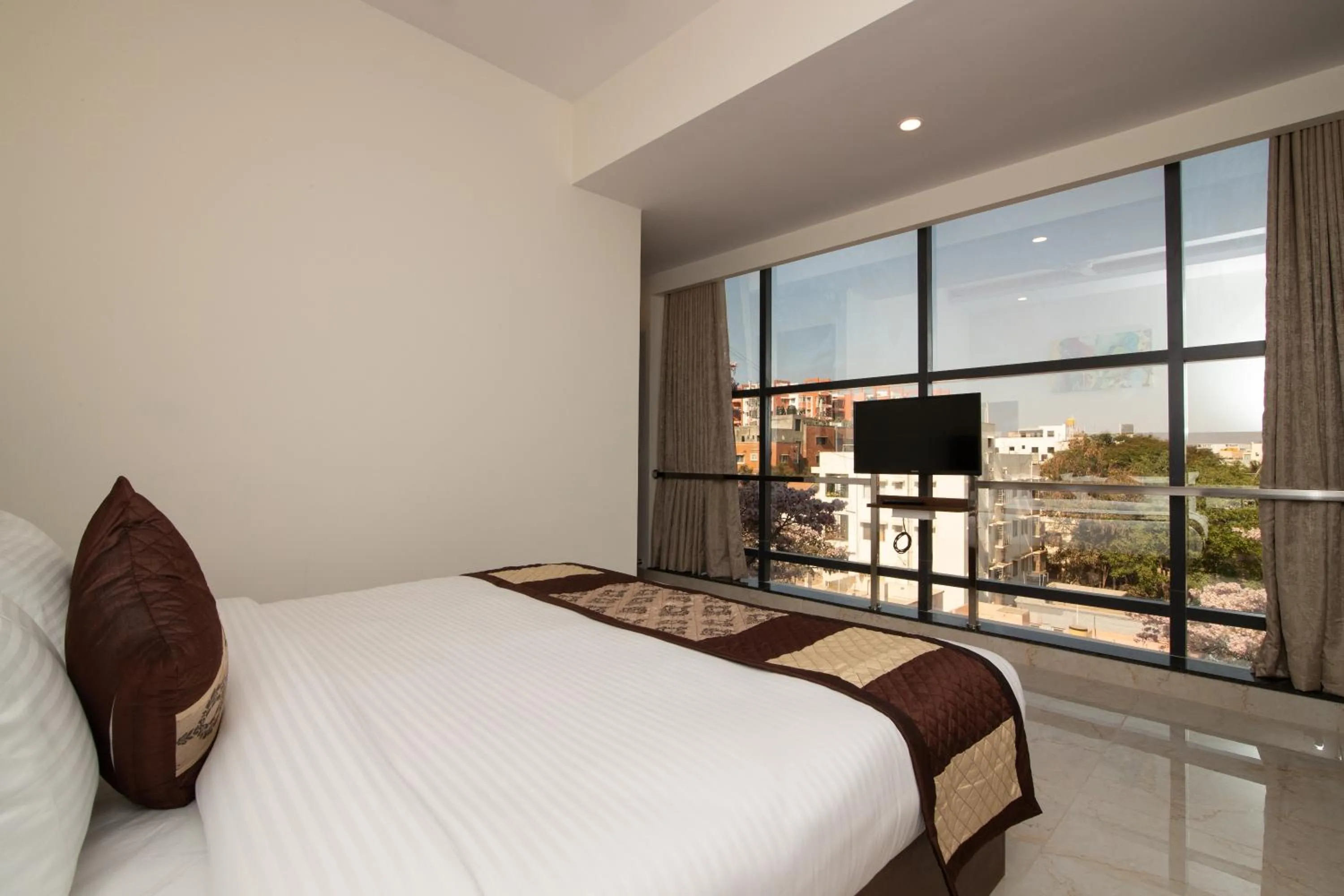 Photo of the whole room, Bed in Mojatel By Icon